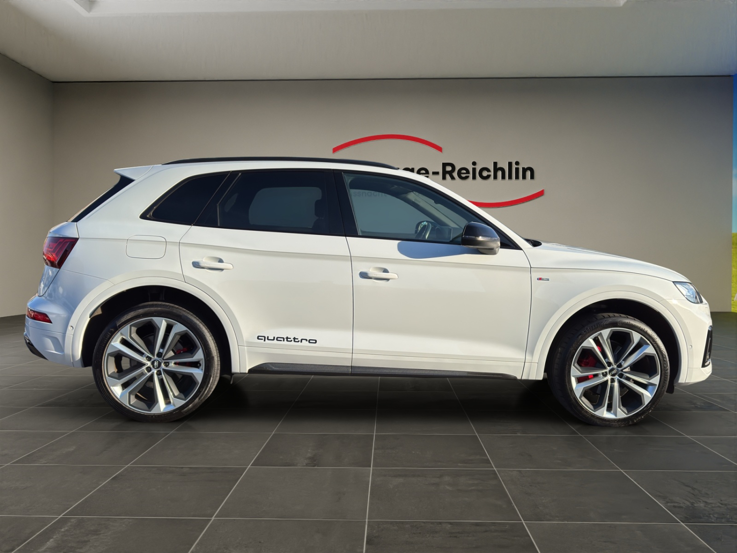 AUDI Q5 2.0 40 TDI S Line quattro S-Tronic-image-5
