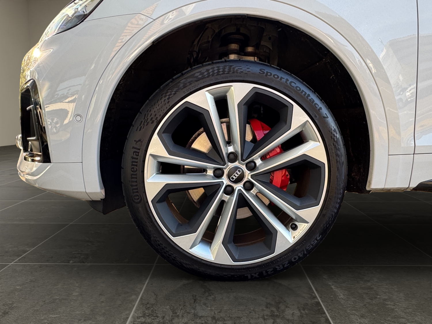 AUDI Q5 2.0 40 TDI S Line quattro S-Tronic-image-21