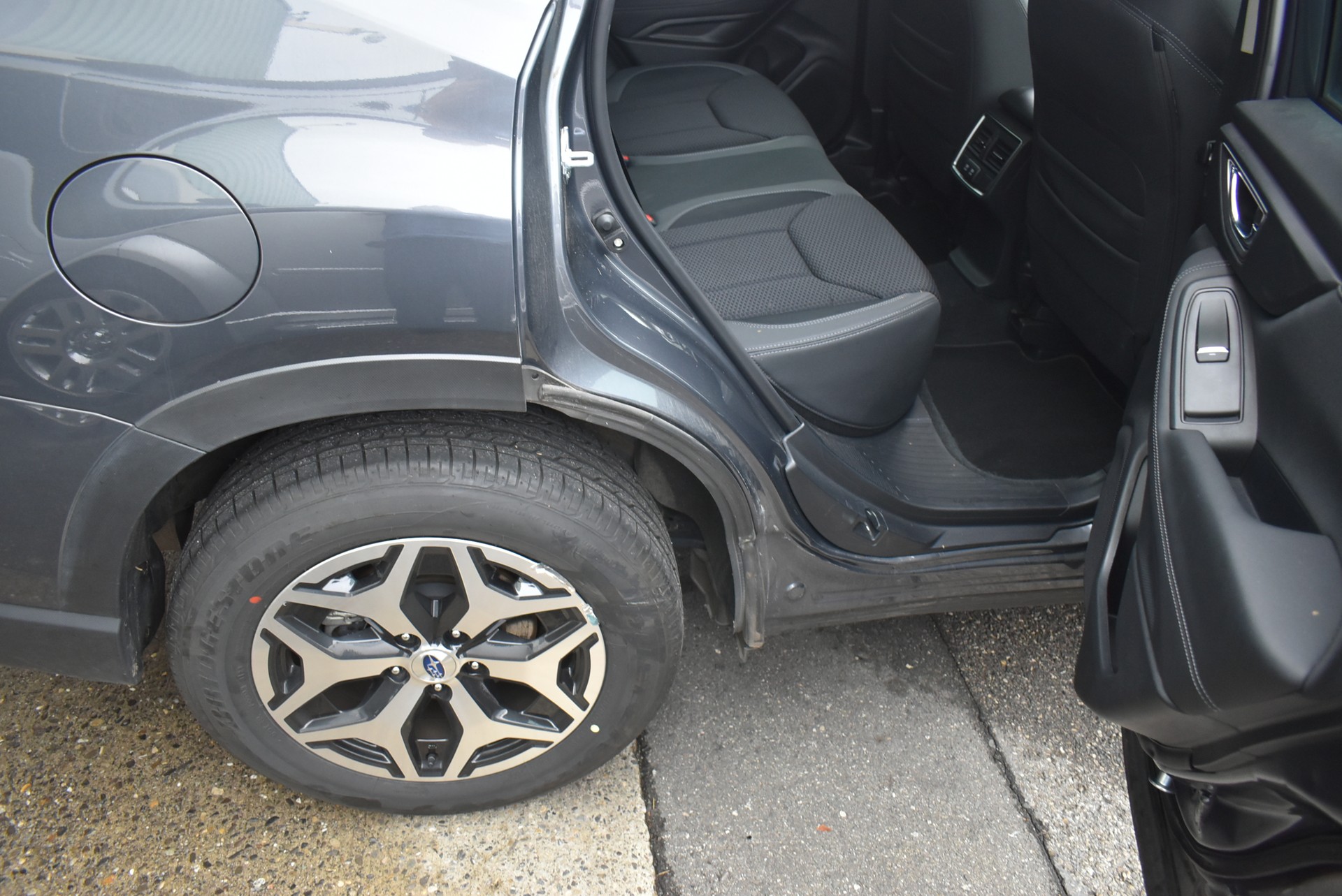 SUBARU Forester 2.0i e-Boxer Swiss Plus Lineartronic-image-12