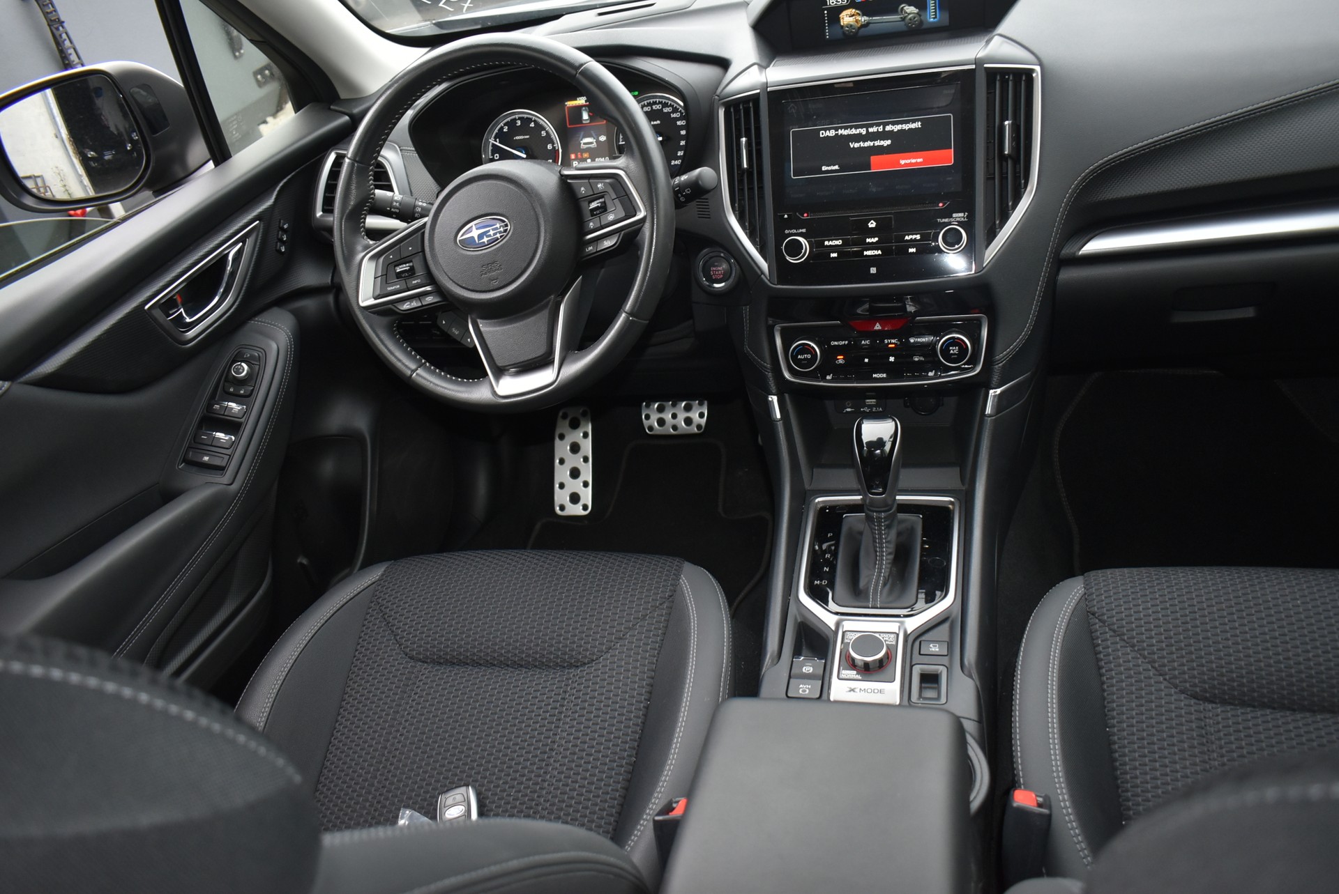 SUBARU Forester 2.0i e-Boxer Swiss Plus Lineartronic-image-9