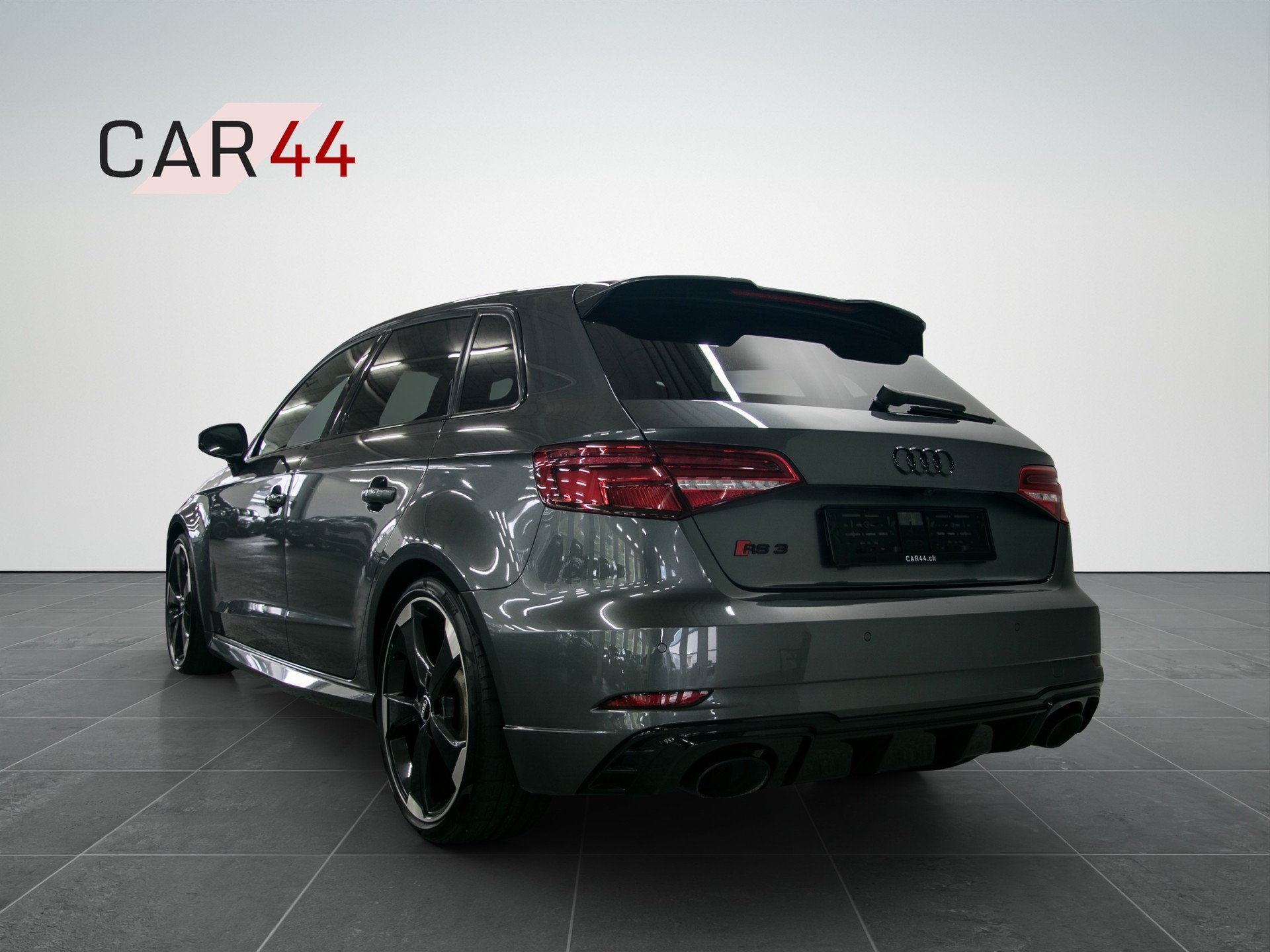 AUDI RS3 Sportback 2.5 TSI quattro S-tronic-image-2