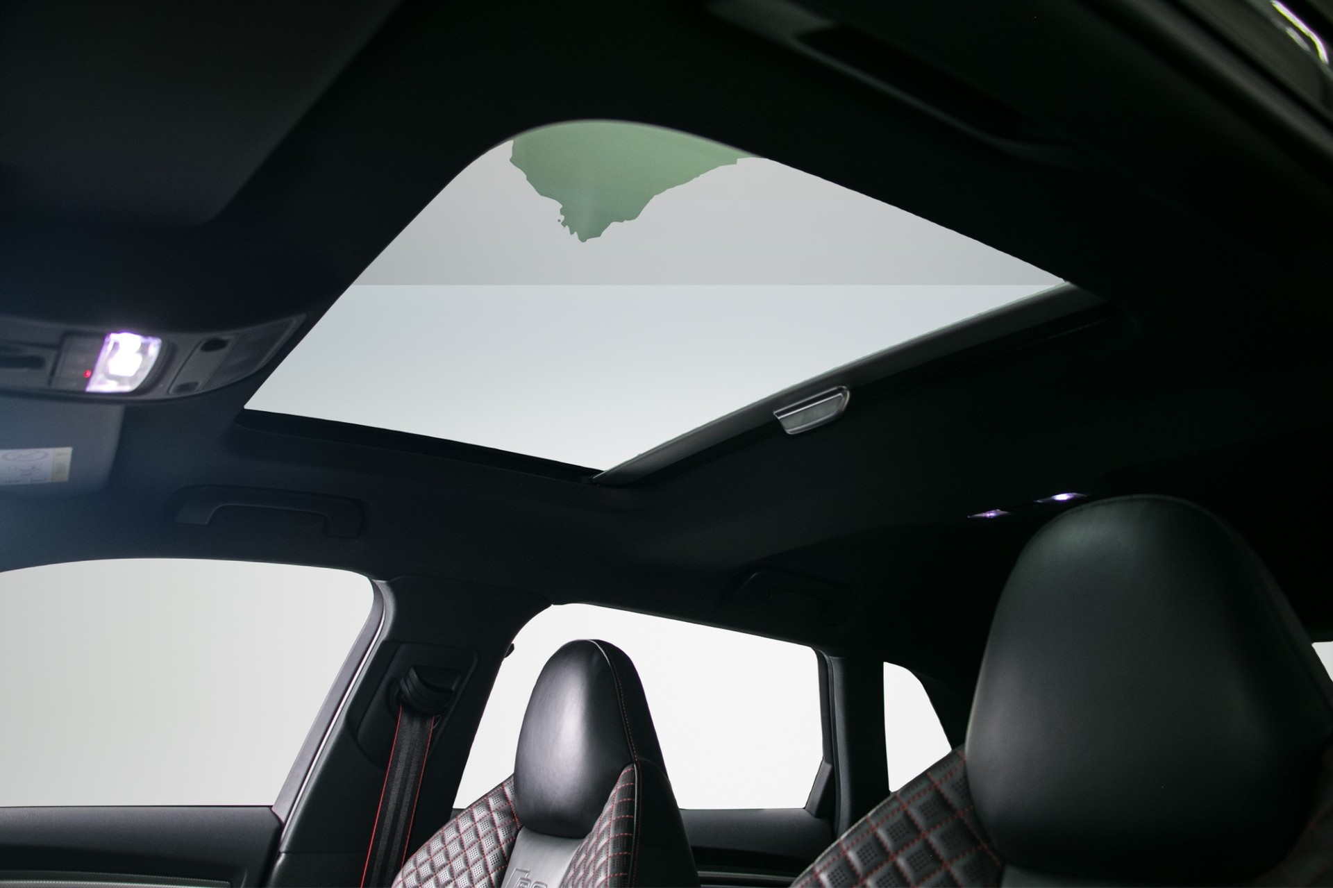 AUDI RS3 Sportback 2.5 TSI quattro S-tronic-image-10