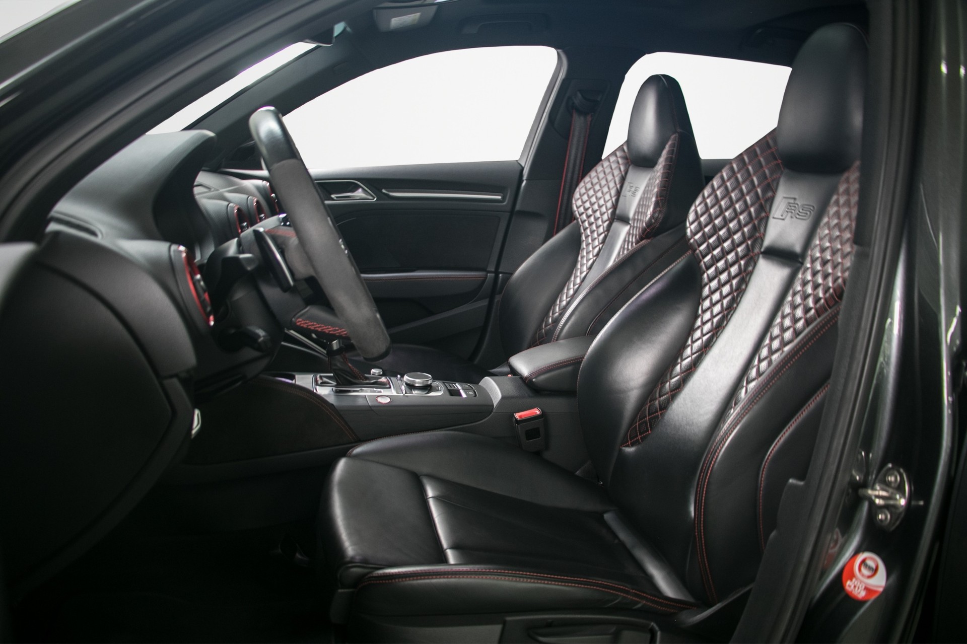 AUDI RS3 Sportback 2.5 TSI quattro S-tronic-image-8