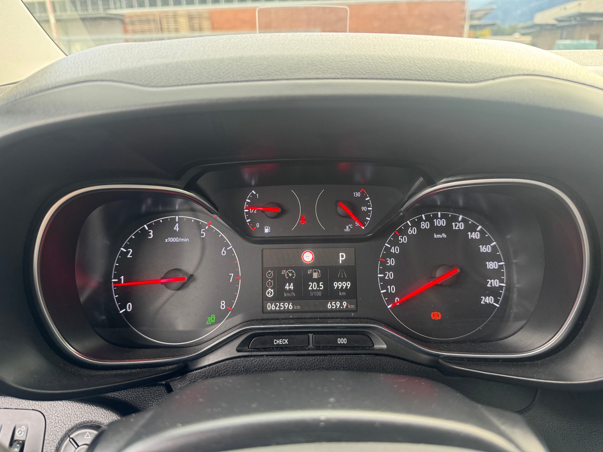 OPEL Combo Life XL 1.2 Ultimate-image-15