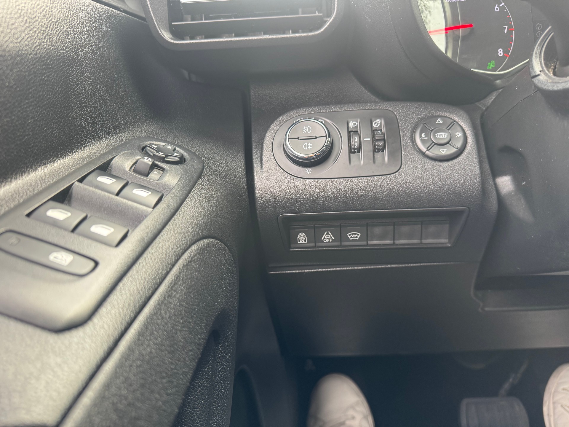 OPEL Combo Life XL 1.2 Ultimate-image-17