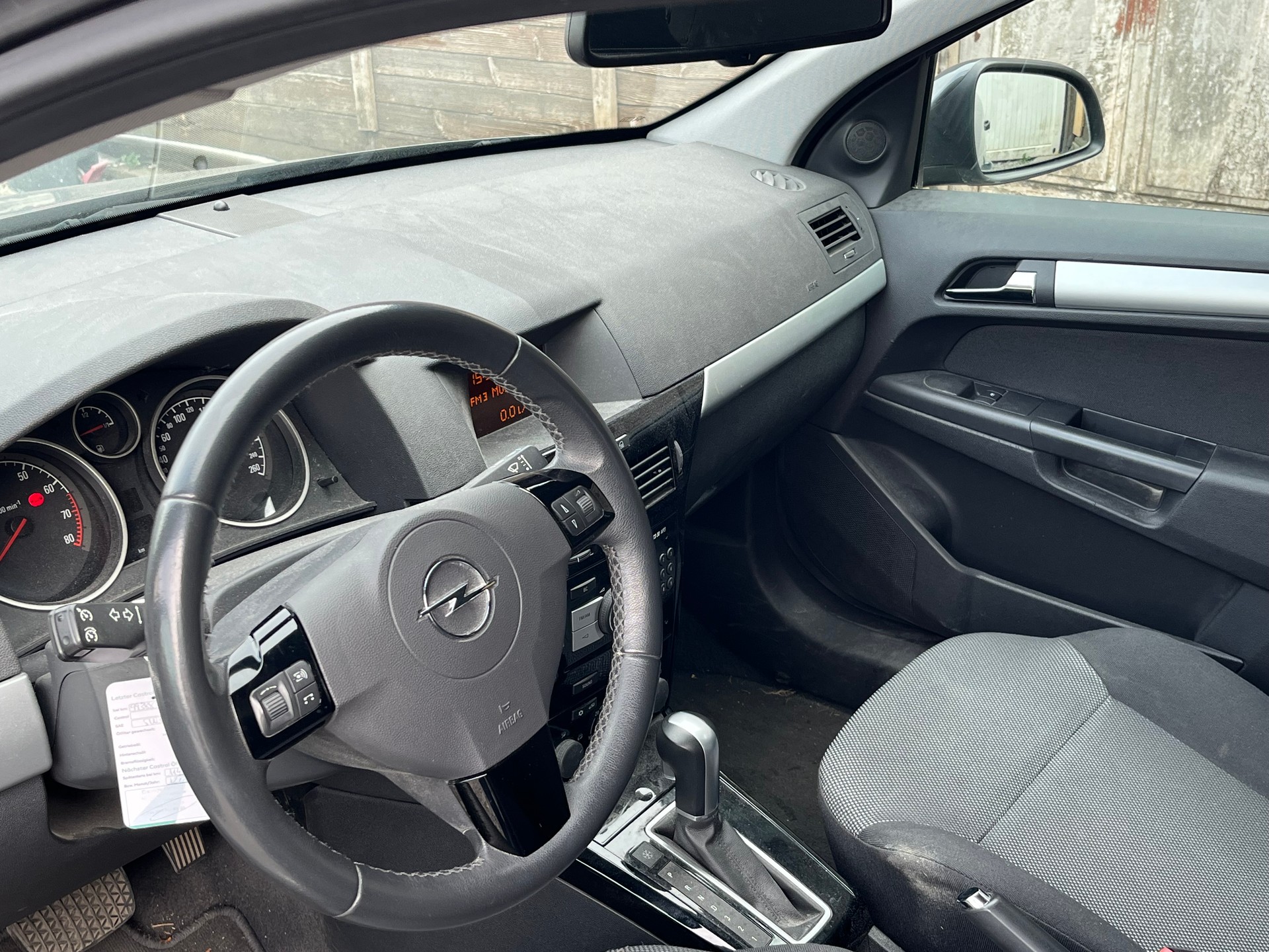 OPEL Astra Caravan 1.8i 16V Anniversary Ed. Aut.-image-4