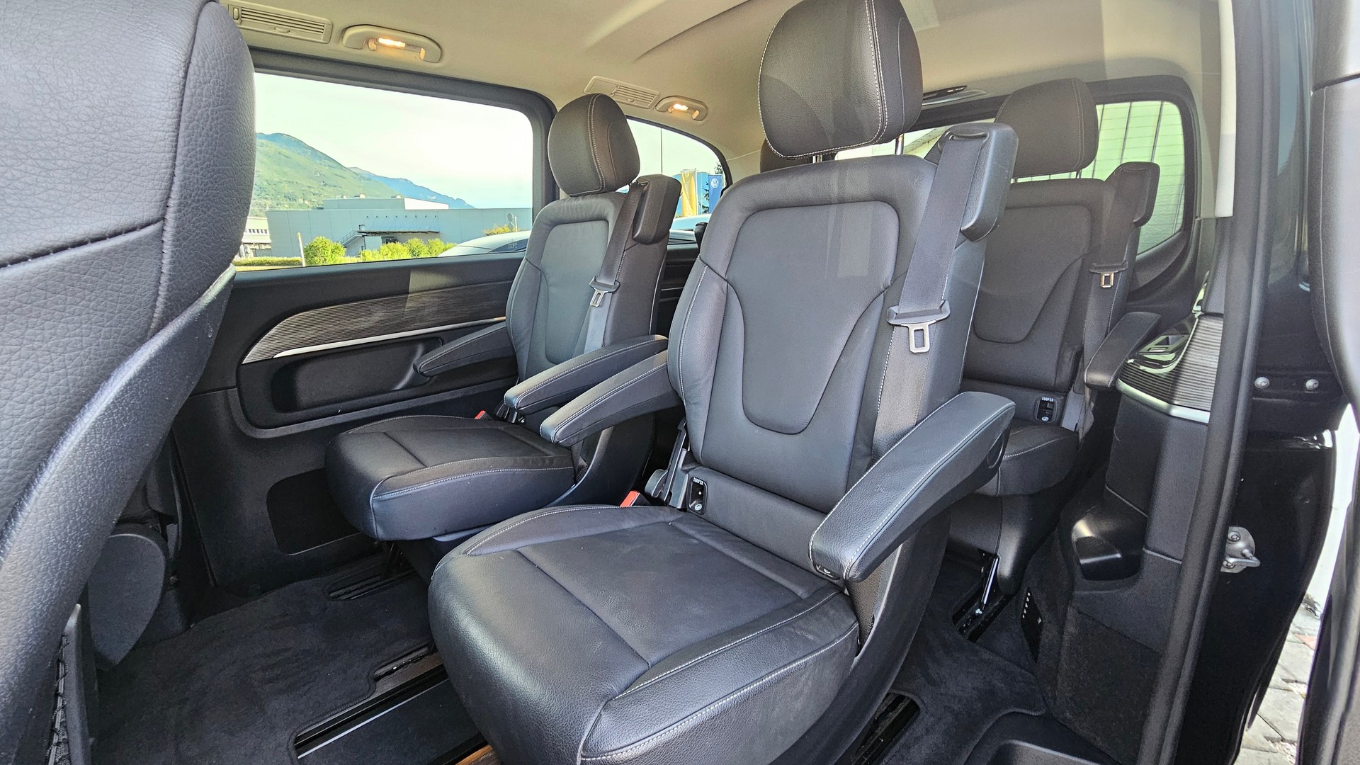 MERCEDES-BENZ V 300 d Avantgarde kompakt 4Matic 9G-Tronic-image-6