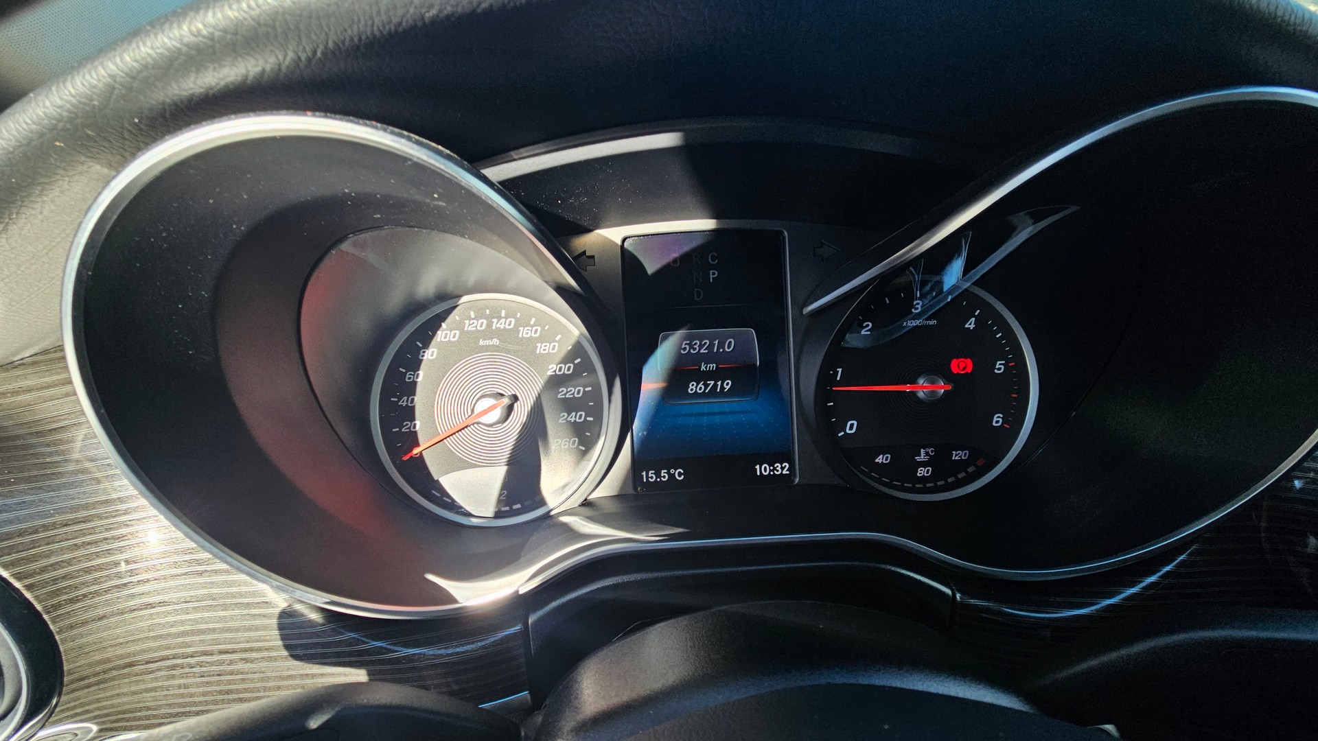 MERCEDES-BENZ V 300 d Avantgarde kompakt 4Matic 9G-Tronic-image-8