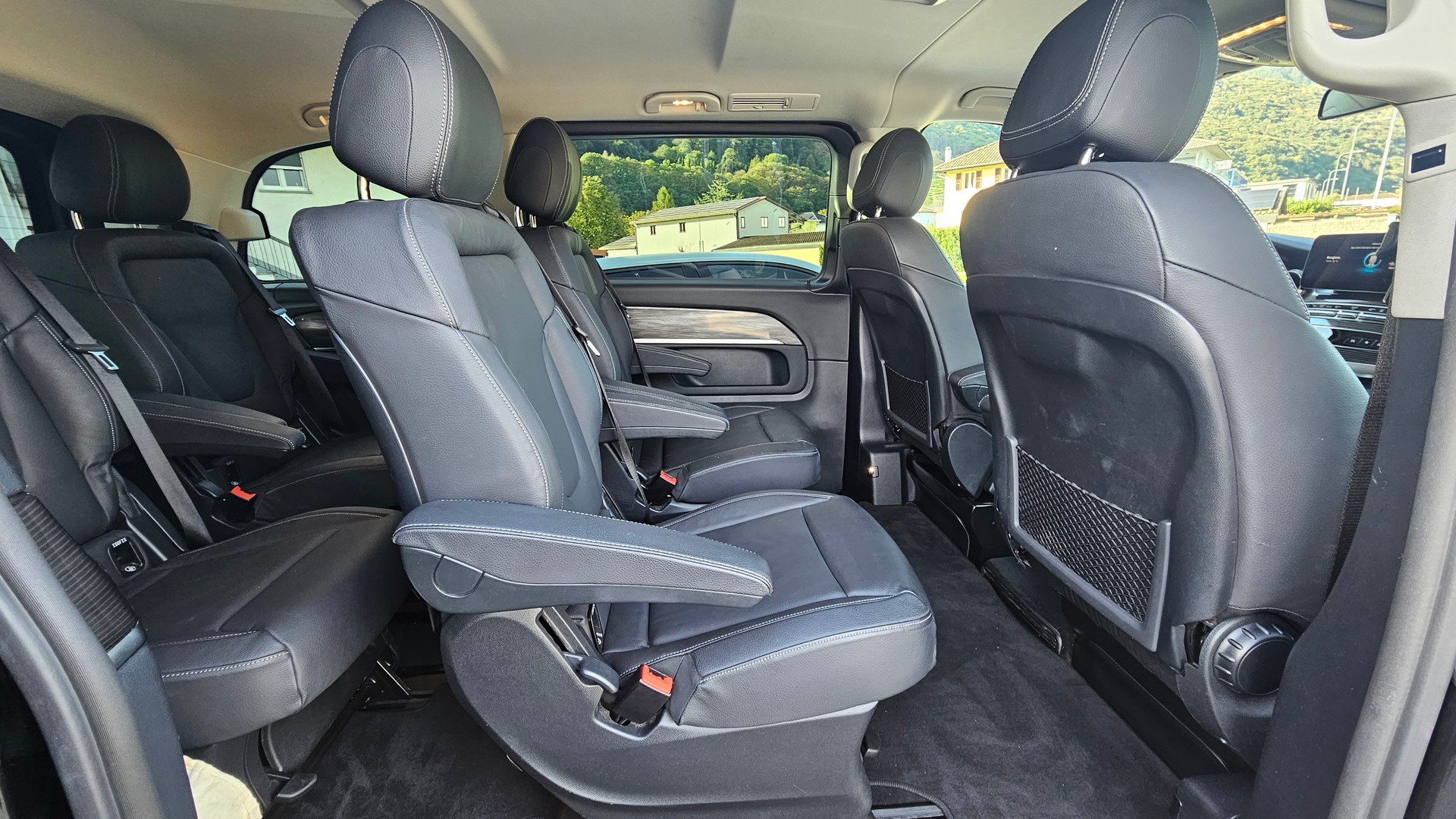 MERCEDES-BENZ V 300 d Avantgarde kompakt 4Matic 9G-Tronic-image-5