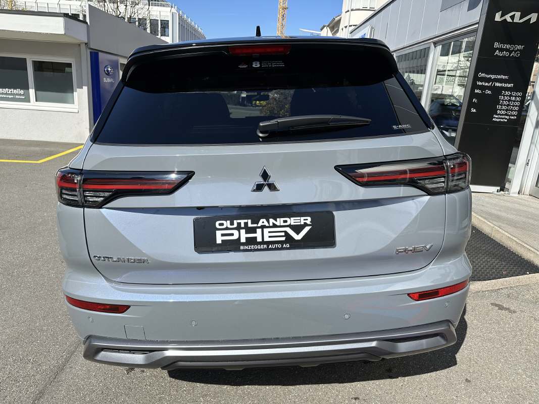 MITSUBISHI Outlander 2.4 PHEV Instyle 4x4-image-4