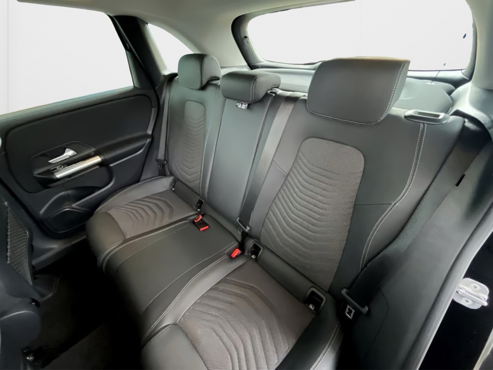 MERCEDES-BENZ B 250 4Matic 8G-DCT-image-5