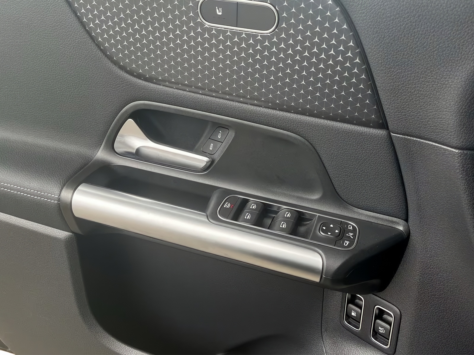 MERCEDES-BENZ B 250 4Matic 8G-DCT-showroom-element-3