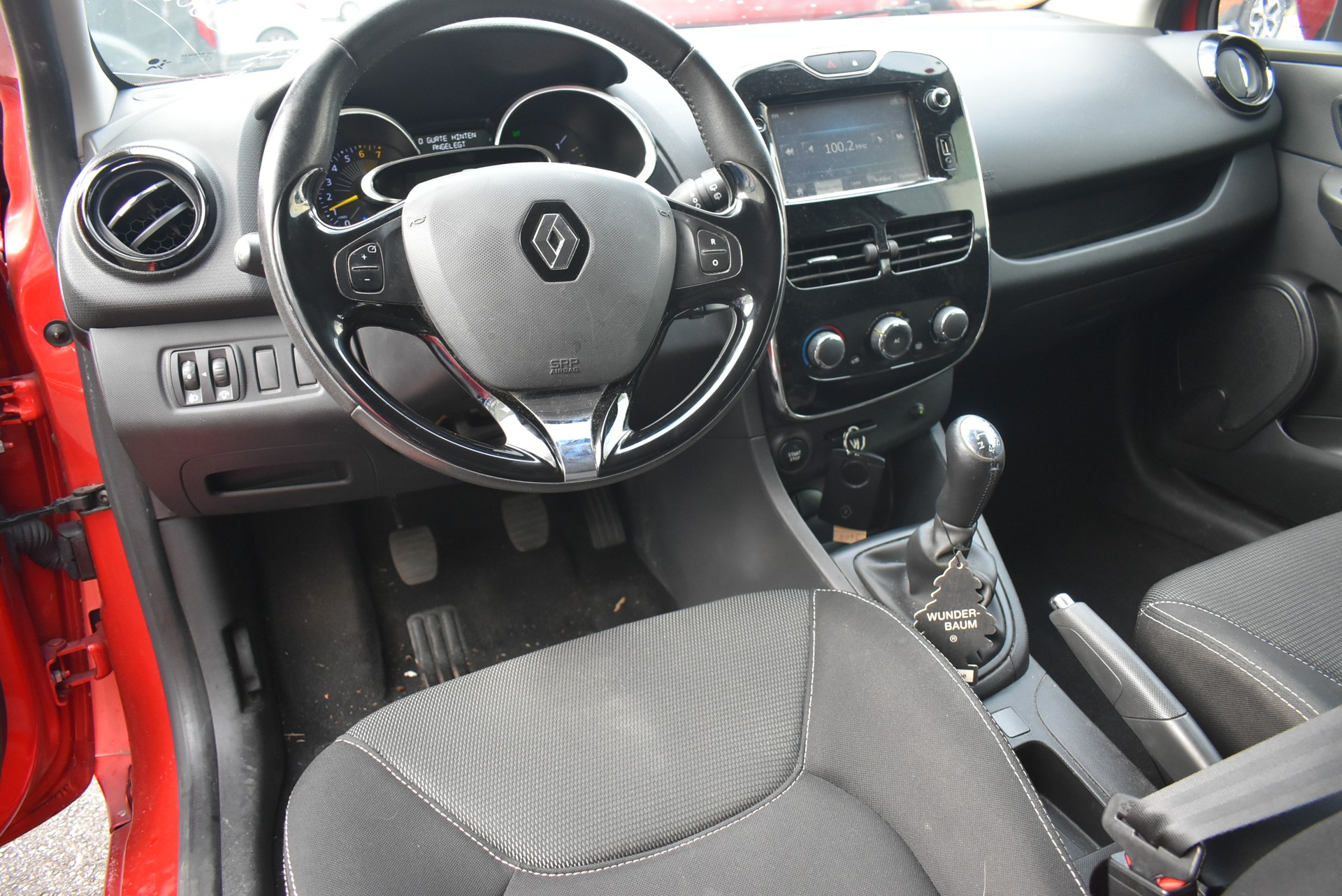 RENAULT Clio 1.2 16V Expression-image-8