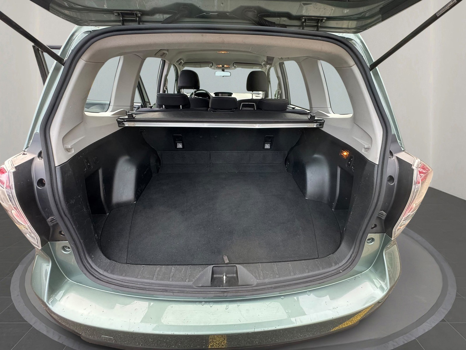 SUBARU Forester 2.0i Swiss Lineartronic-image-4
