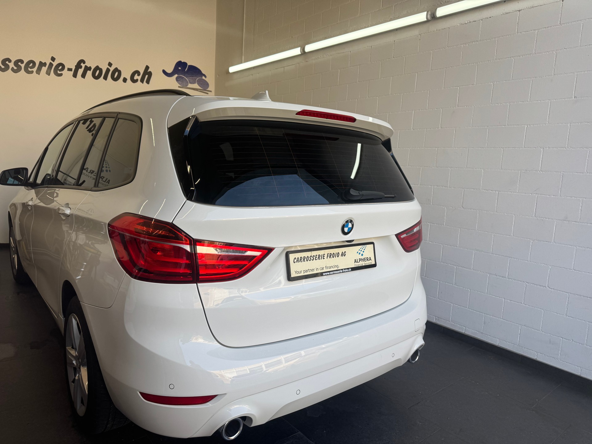 BMW 218d xDrive Gran Tourer Steptronic-image-4