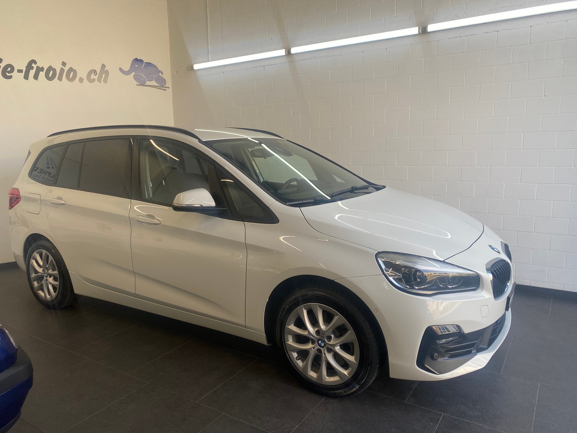 BMW 218d xDrive Gran Tourer Steptronic-image-2