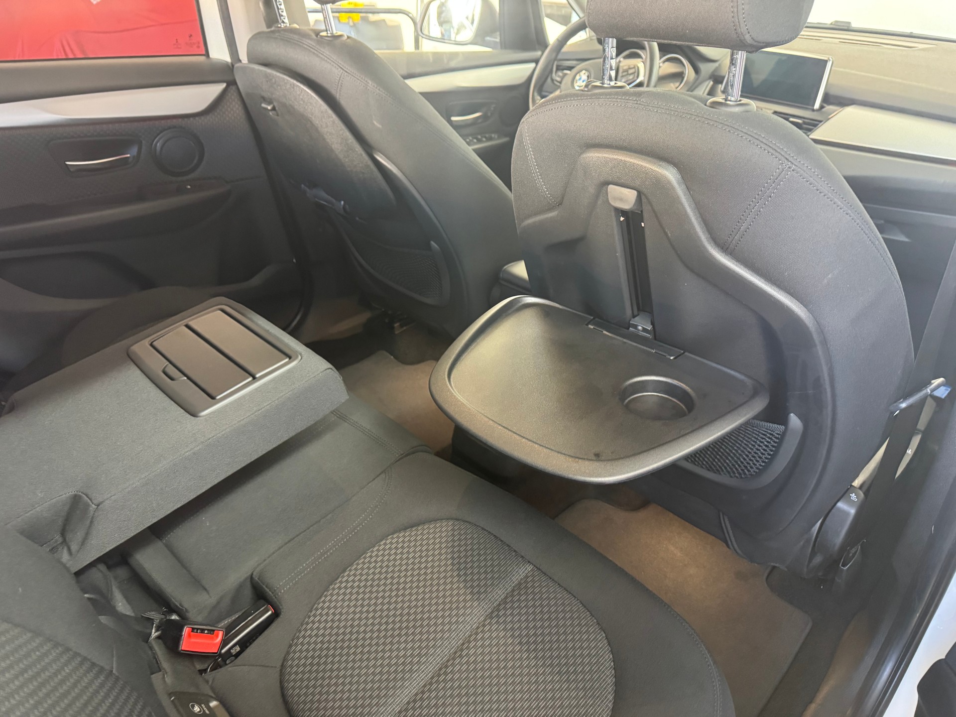 BMW 218d xDrive Gran Tourer Steptronic-image-9