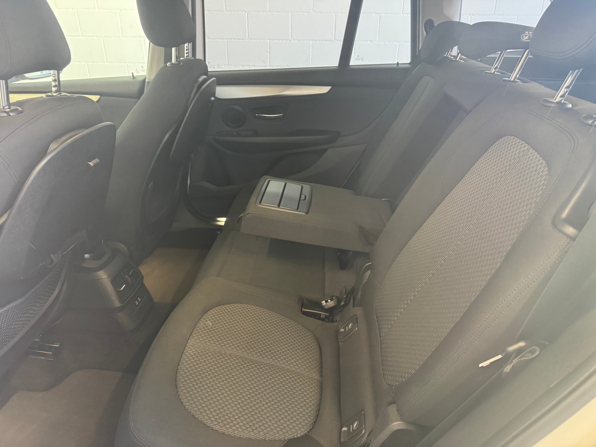BMW 218d xDrive Gran Tourer Steptronic-image-8