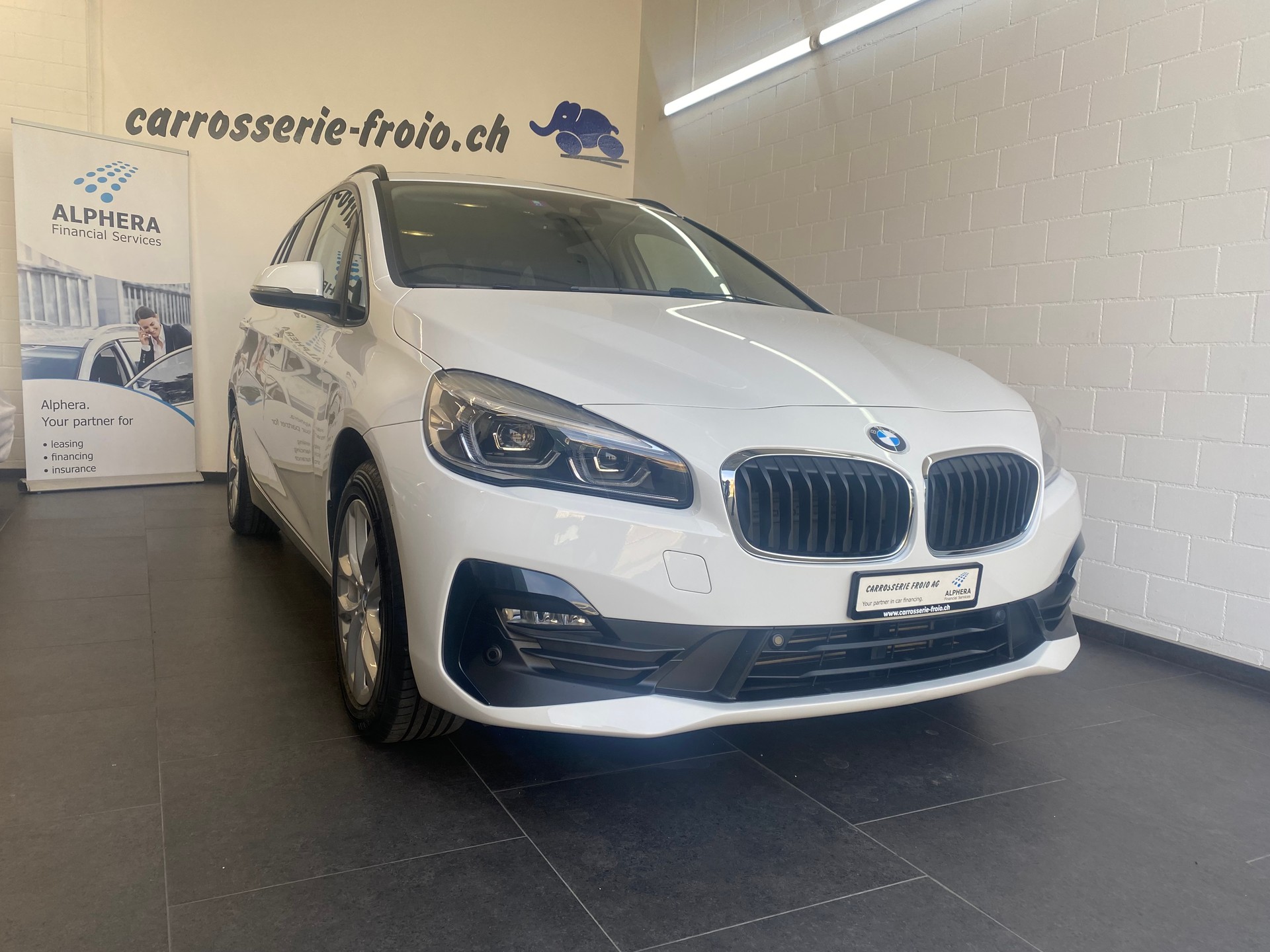 BMW 218d xDrive Gran Tourer Steptronic-image-1