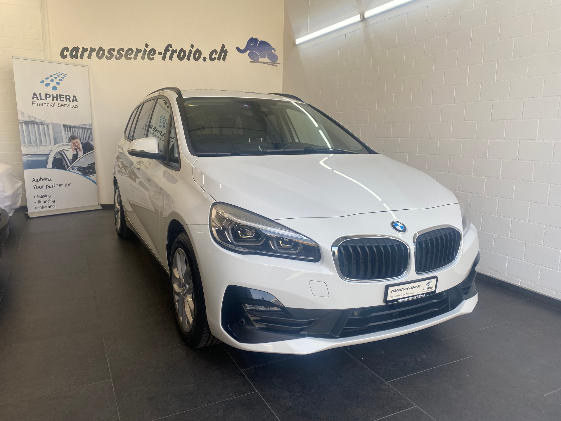 BMW 218d xDrive Gran Tourer Steptronic-image-0