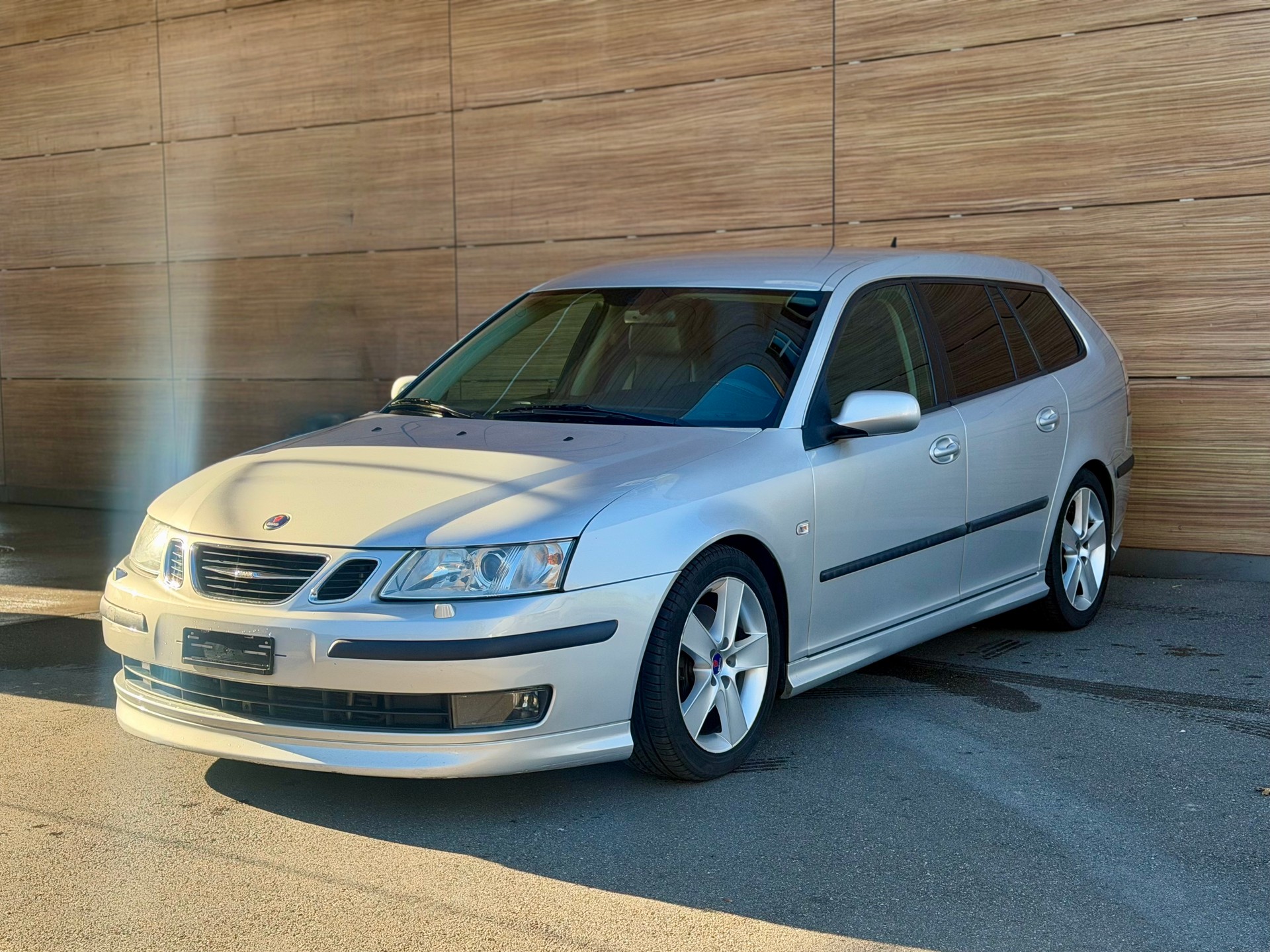 SAAB 9-3 2.8T V6 Aero - 8-fach Alu - Servicegepflegt - Ab MFK --image-0