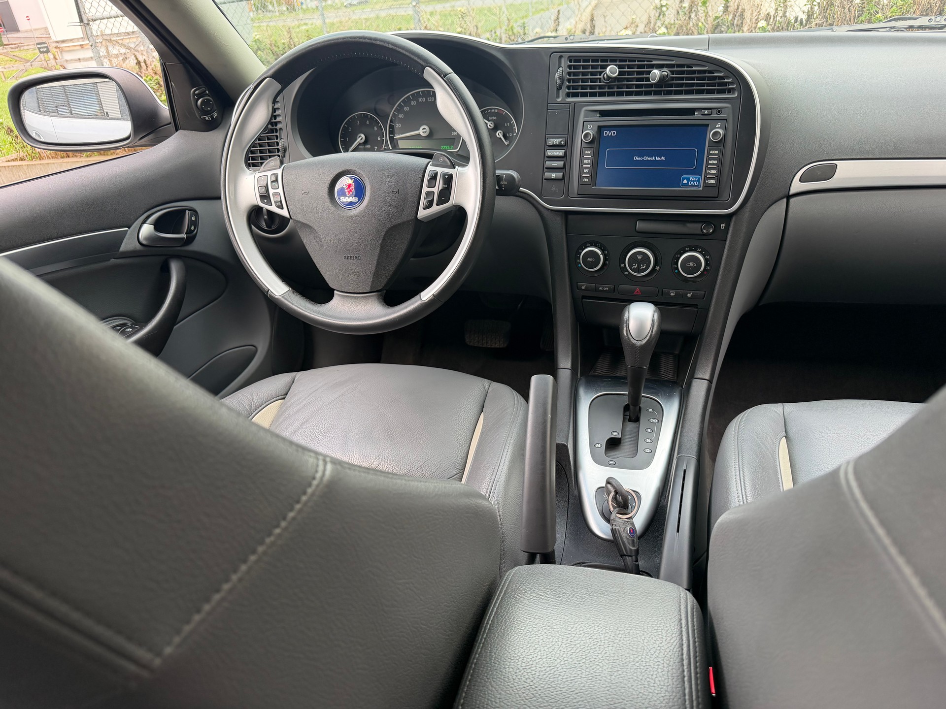 SAAB 9-3 2.8T V6 Aero - 8-fach Alu - Servicegepflegt - Ab MFK --image-10