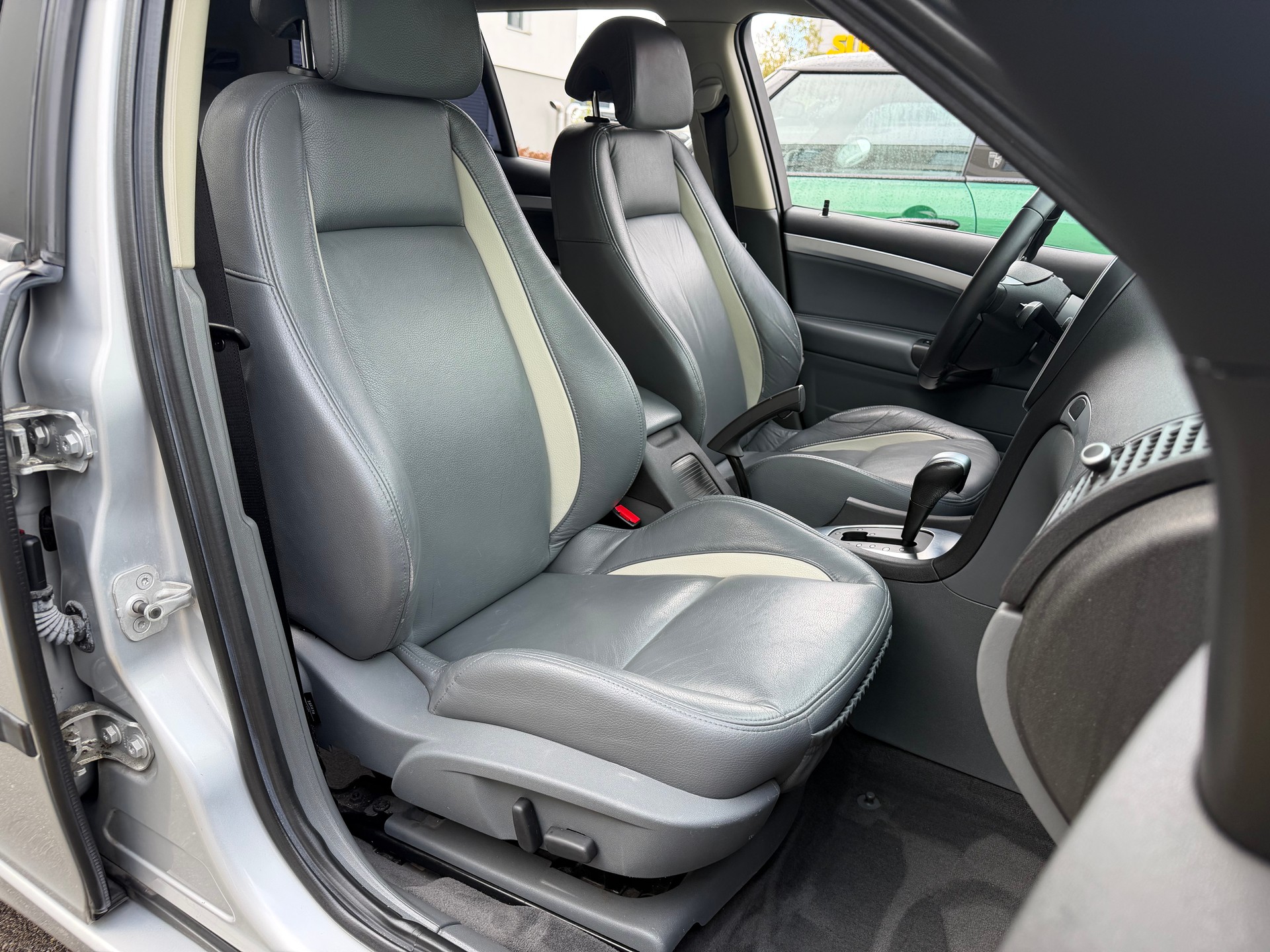 SAAB 9-3 2.8T V6 Aero - 8-fach Alu - Servicegepflegt - Ab MFK --image-9