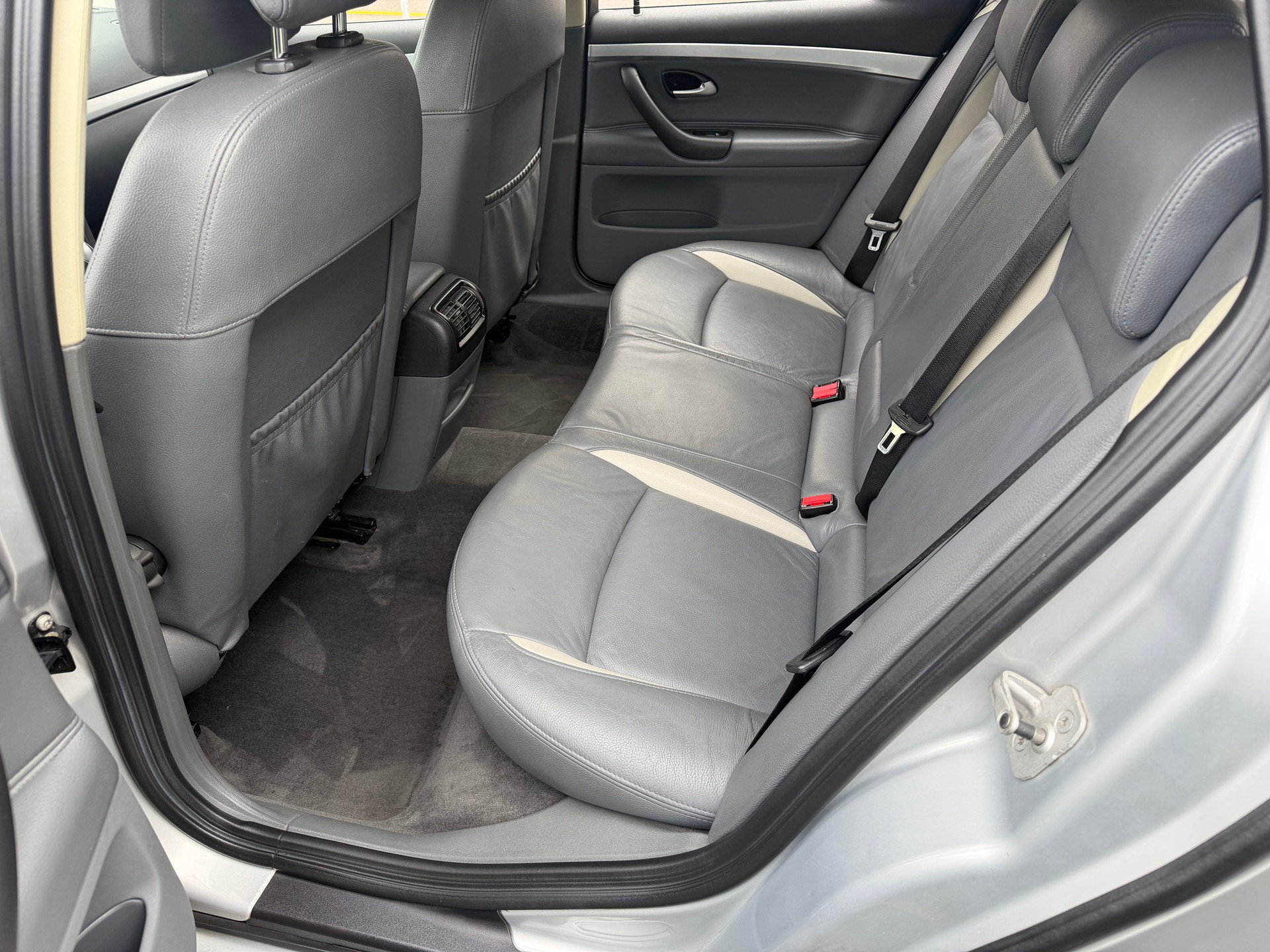 SAAB 9-3 2.8T V6 Aero - 8-fach Alu - Servicegepflegt - Ab MFK --image-7