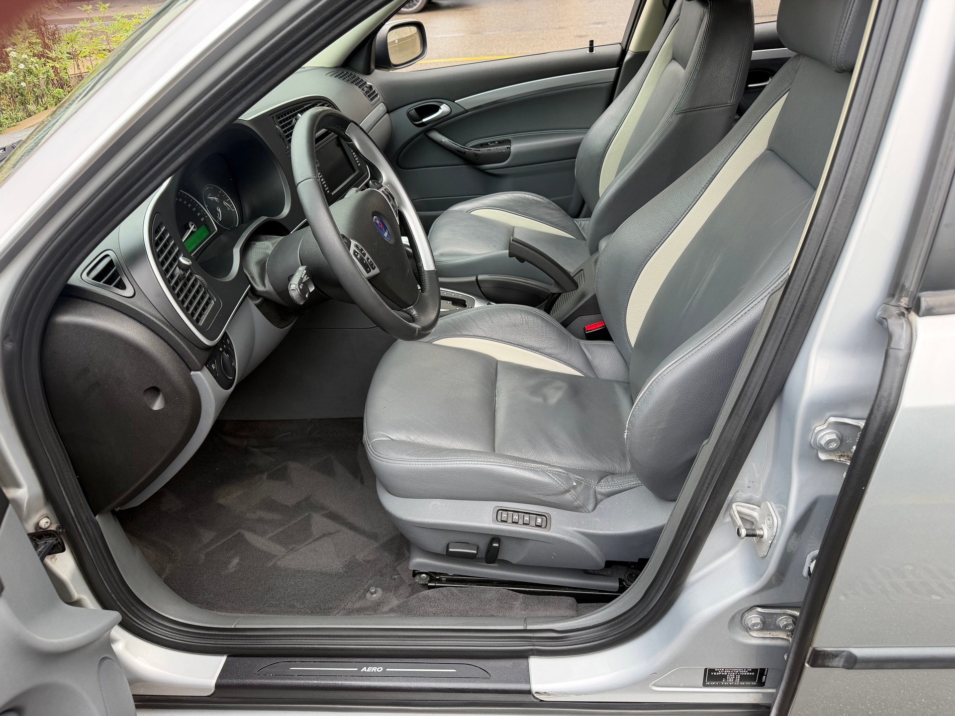 SAAB 9-3 2.8T V6 Aero - 8-fach Alu - Servicegepflegt - Ab MFK --image-6
