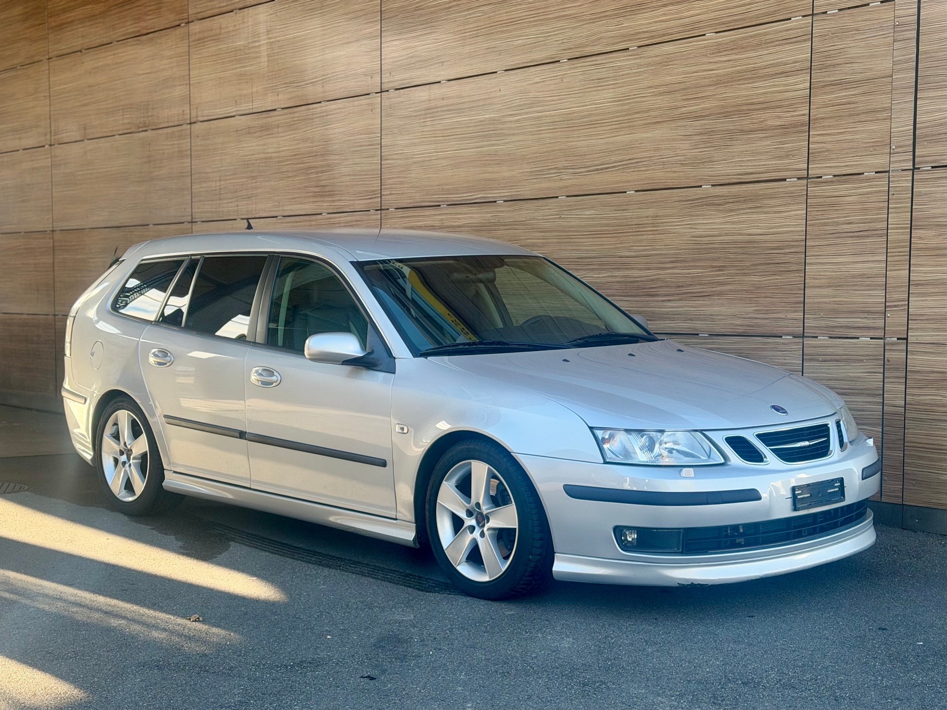 SAAB 9-3 2.8T V6 Aero - 8-fach Alu - Servicegepflegt - Ab MFK --image-1