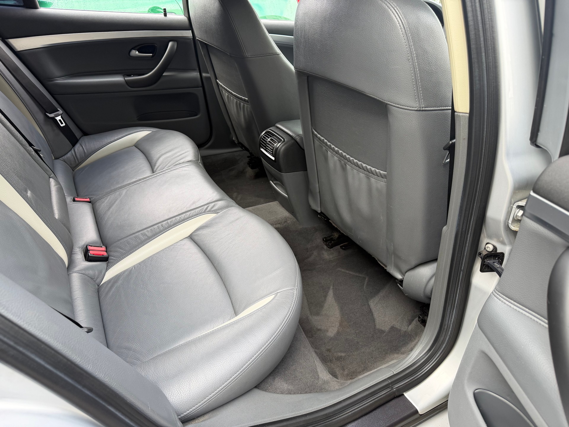 SAAB 9-3 2.8T V6 Aero - 8-fach Alu - Servicegepflegt - Ab MFK --image-8