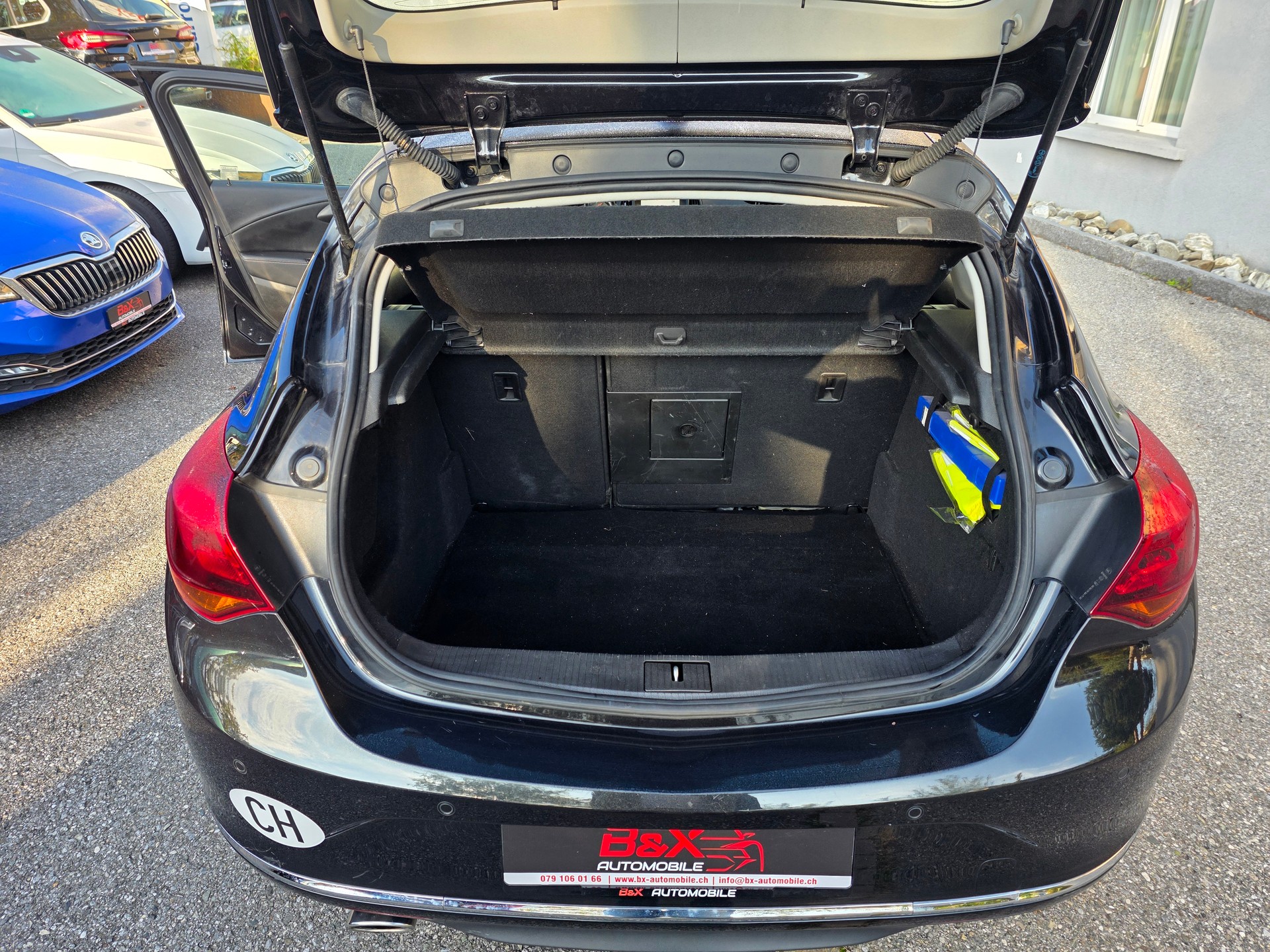 OPEL Astra 1.4i 16V Turbo Cosmo-image-11