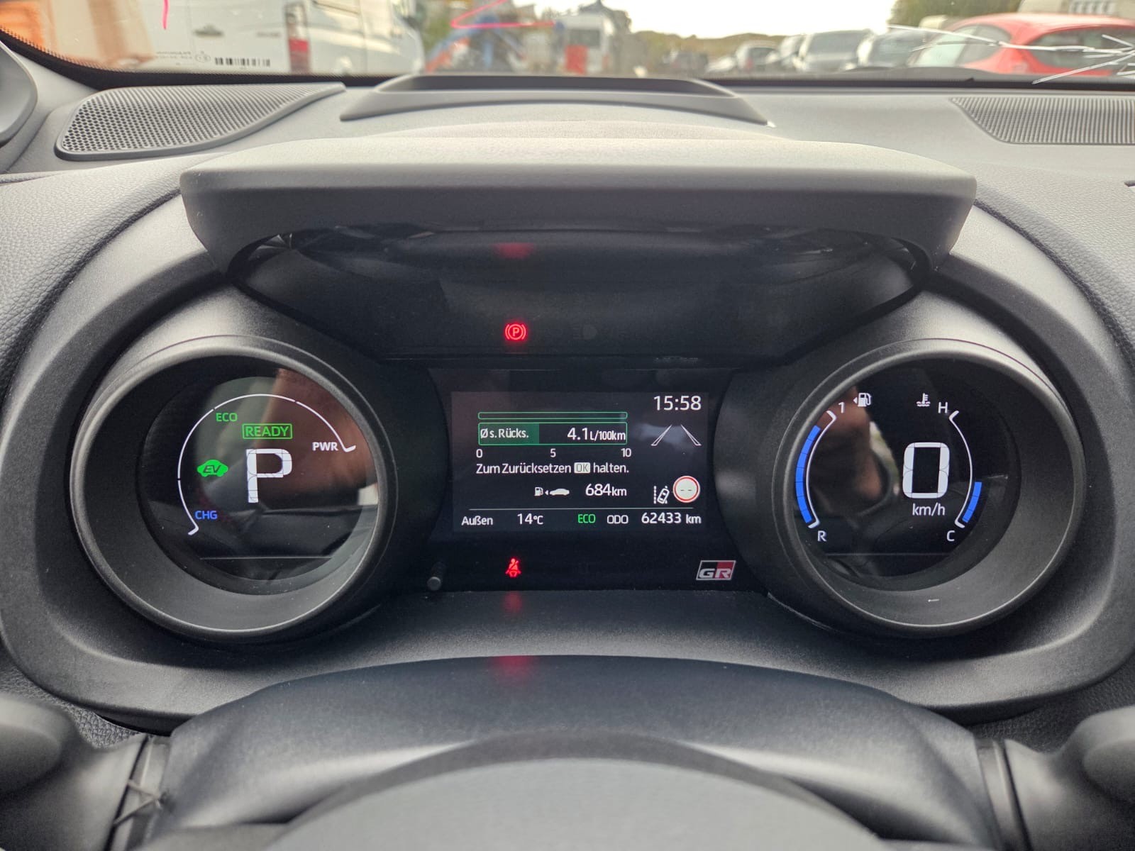 TOYOTA Yaris 1.5 GR Sport e-CVT-image-11