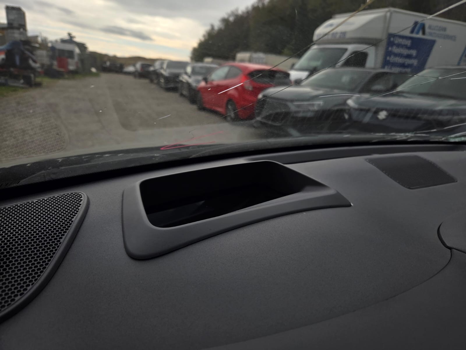 TOYOTA Yaris 1.5 GR Sport e-CVT-image-13