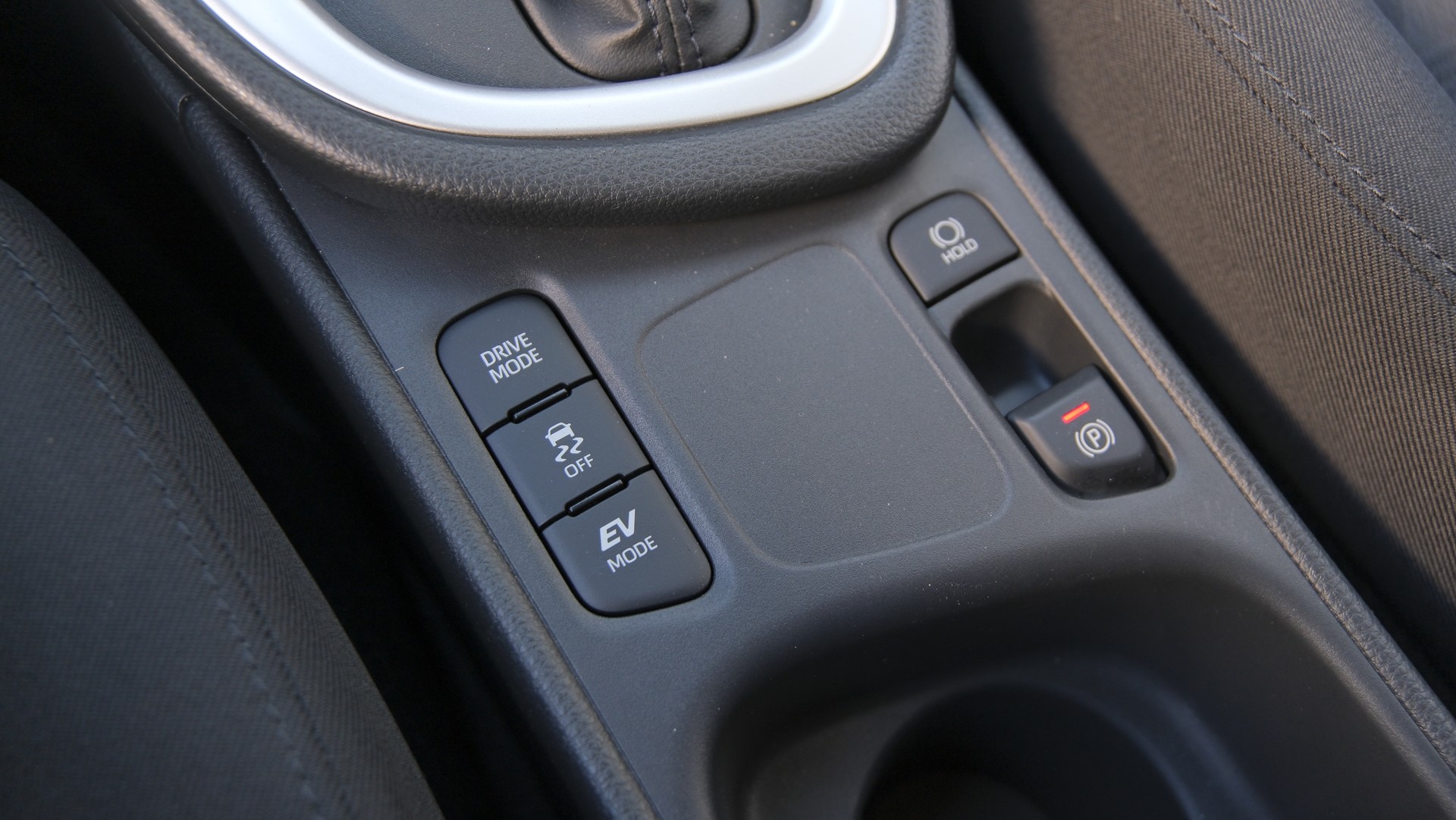 TOYOTA Yaris 1.5 Comfort e-CVT-image-21