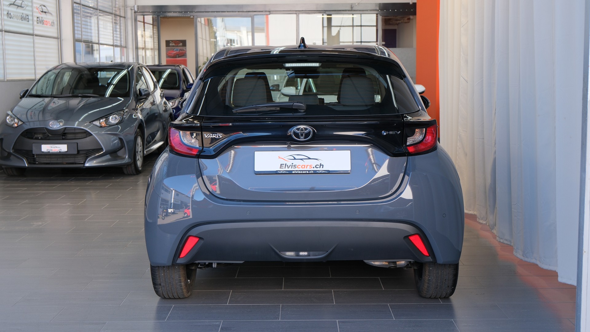 TOYOTA Yaris 1.5 Comfort e-CVT-image-12