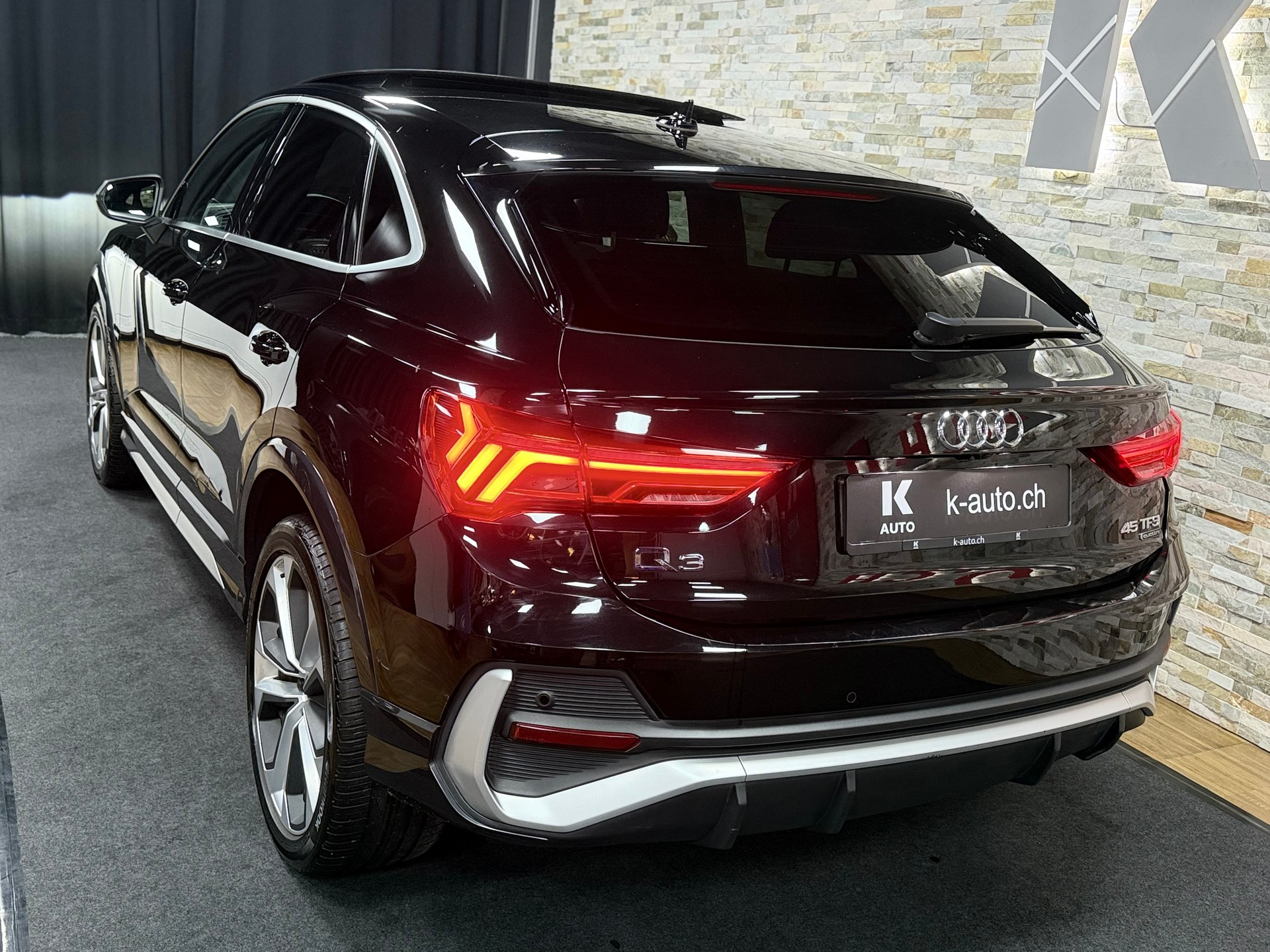 AUDI Q3 Sportback 45 TFSI S line quattro S-tronic-image-1