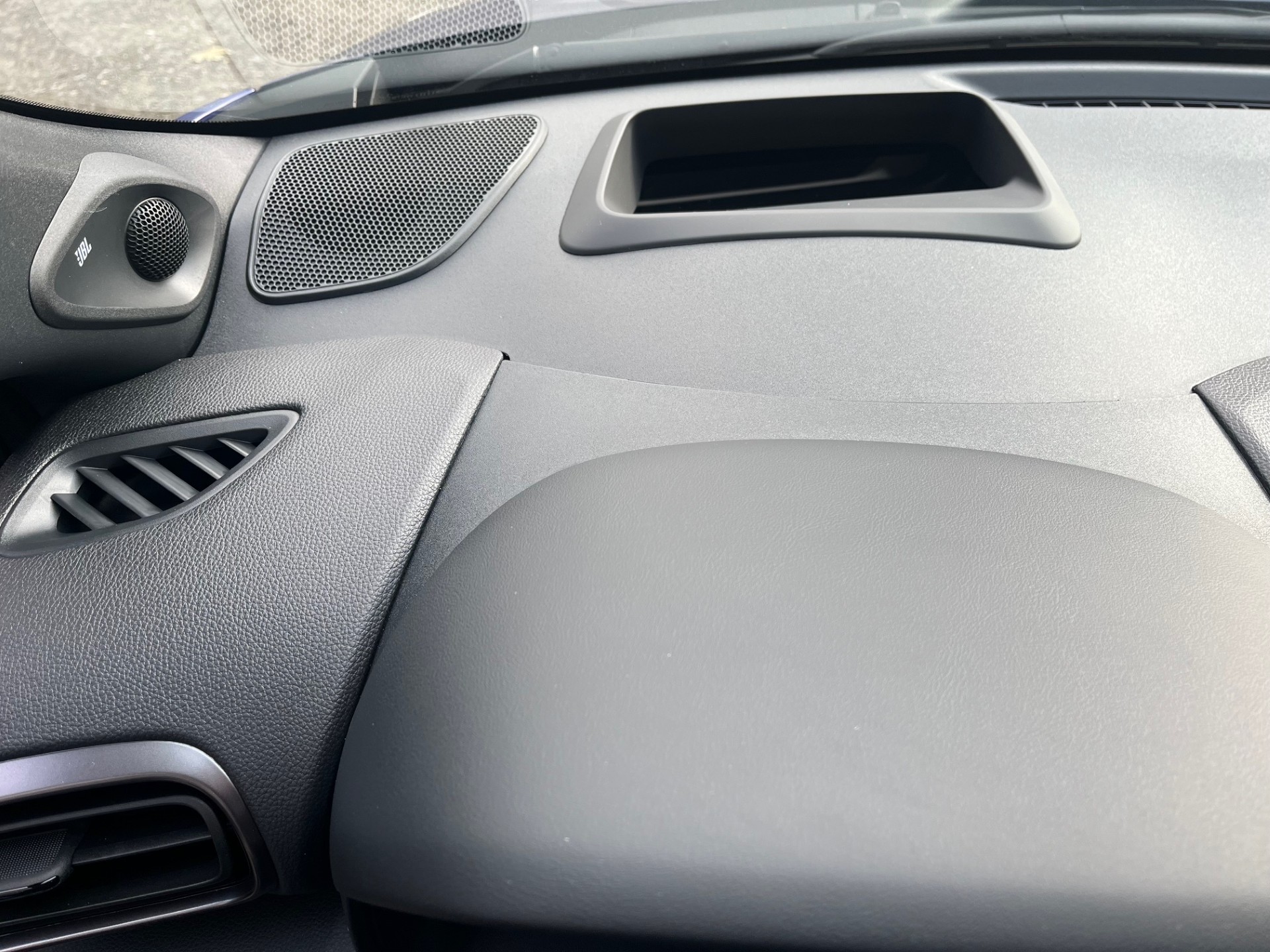 TOYOTA Yaris 1.5 GR Sport e-CVT-image-12