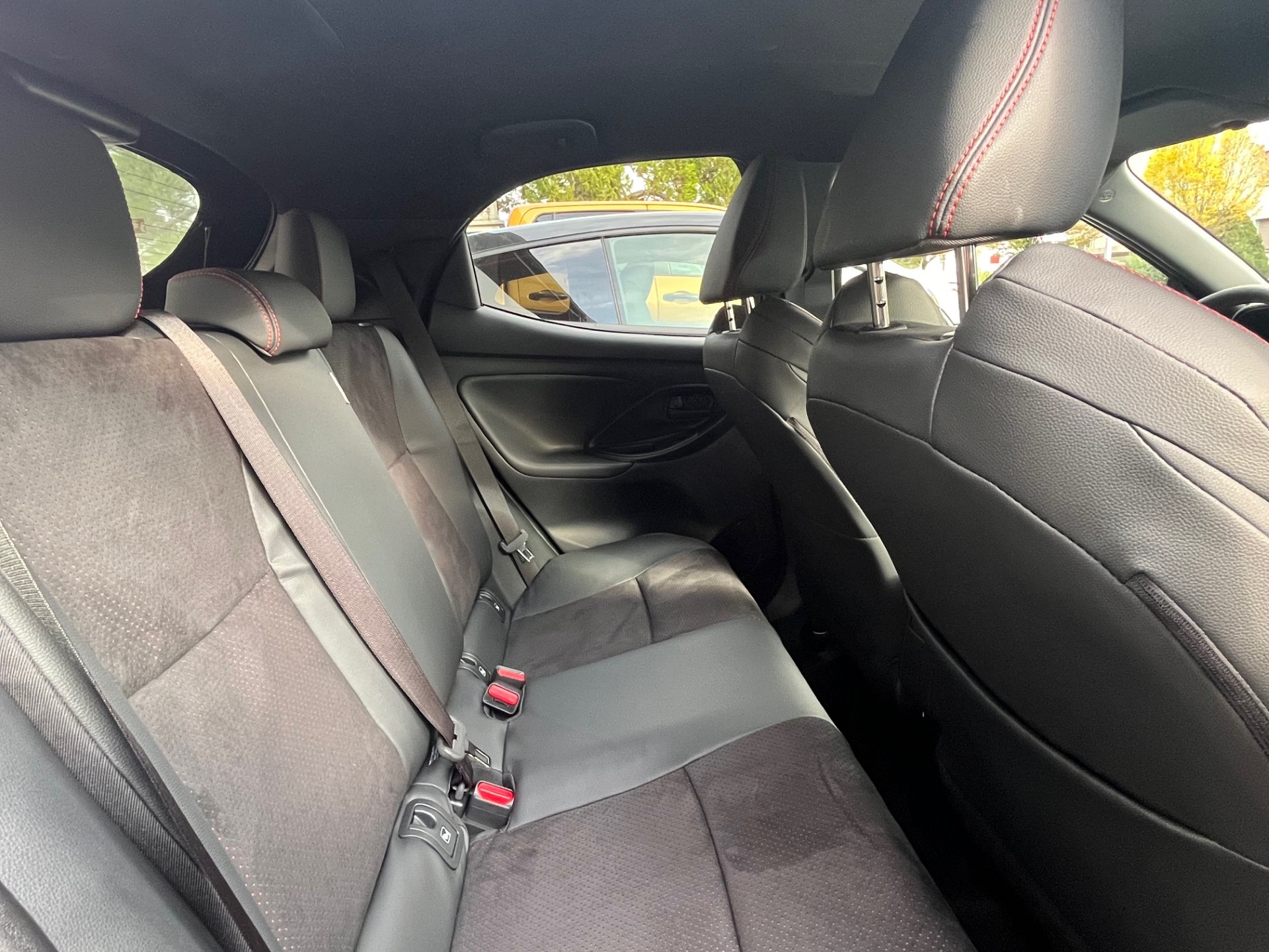 TOYOTA Yaris 1.5 GR Sport e-CVT-image-6