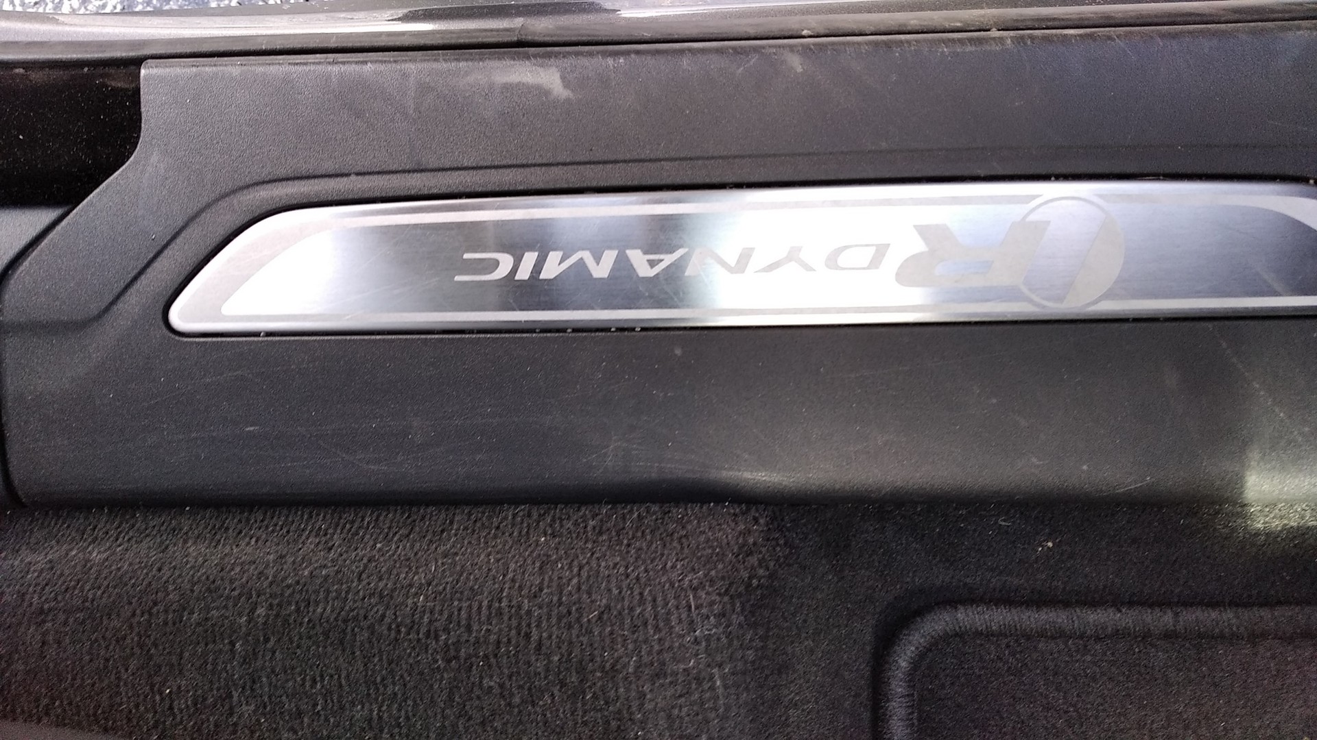 LAND ROVER Range Rover Velar R-Dynamic P 300 S Automatic-image-10