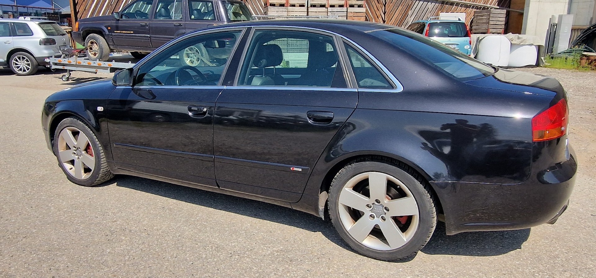 AUDI A4 2.0 Turbo FSI quattro-image-2