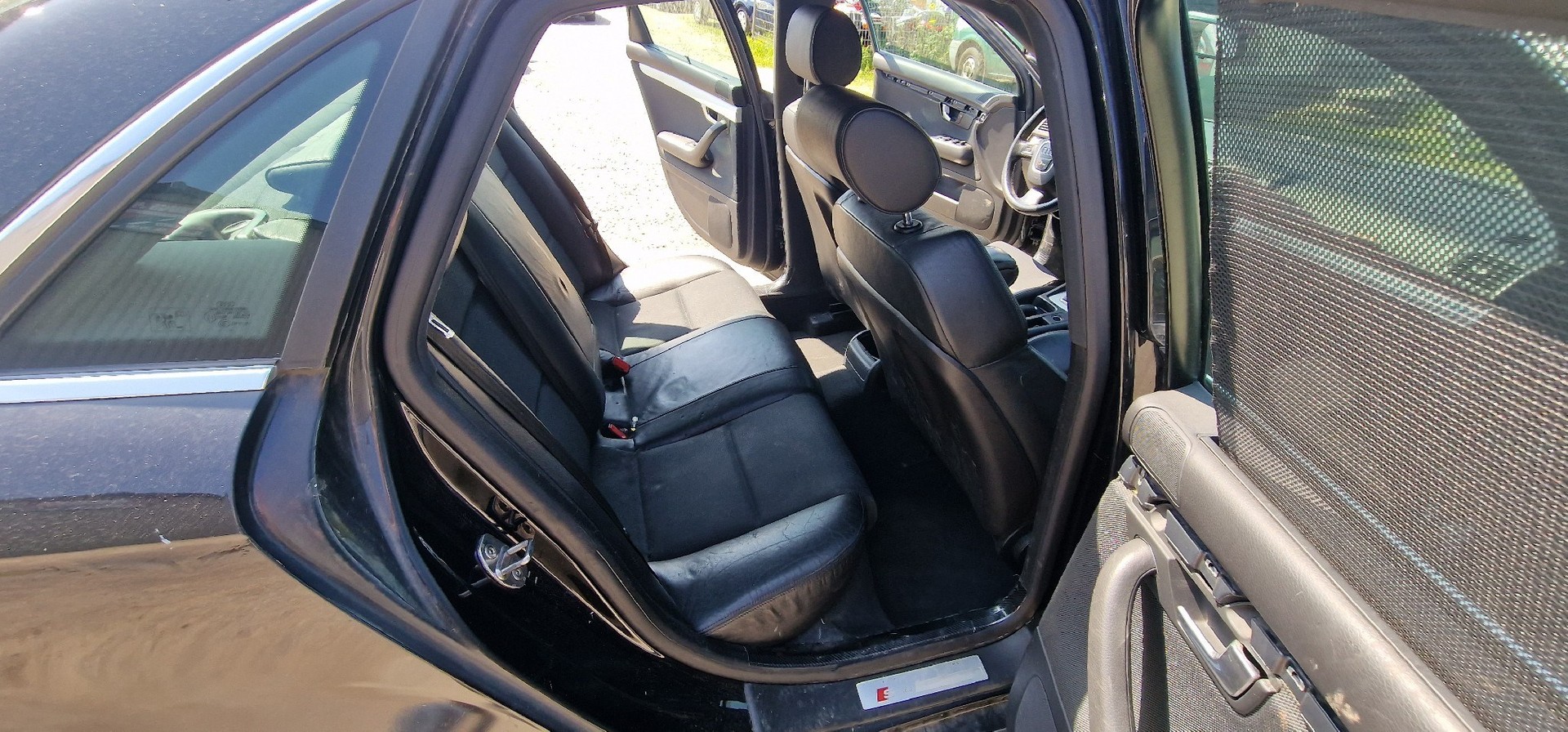 AUDI A4 2.0 Turbo FSI quattro-image-10