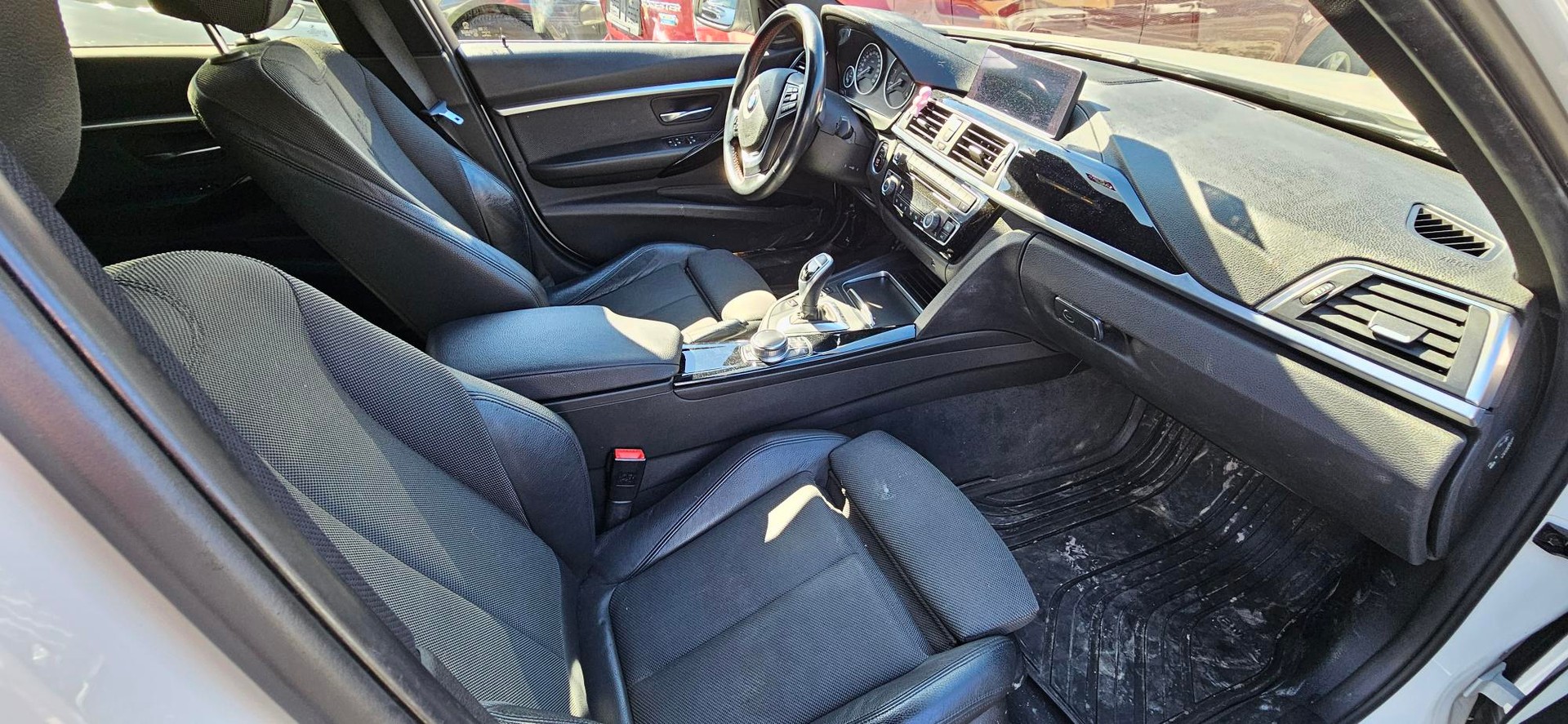 BMW 320d xDrive Touring Sport Line Steptronic-image-5