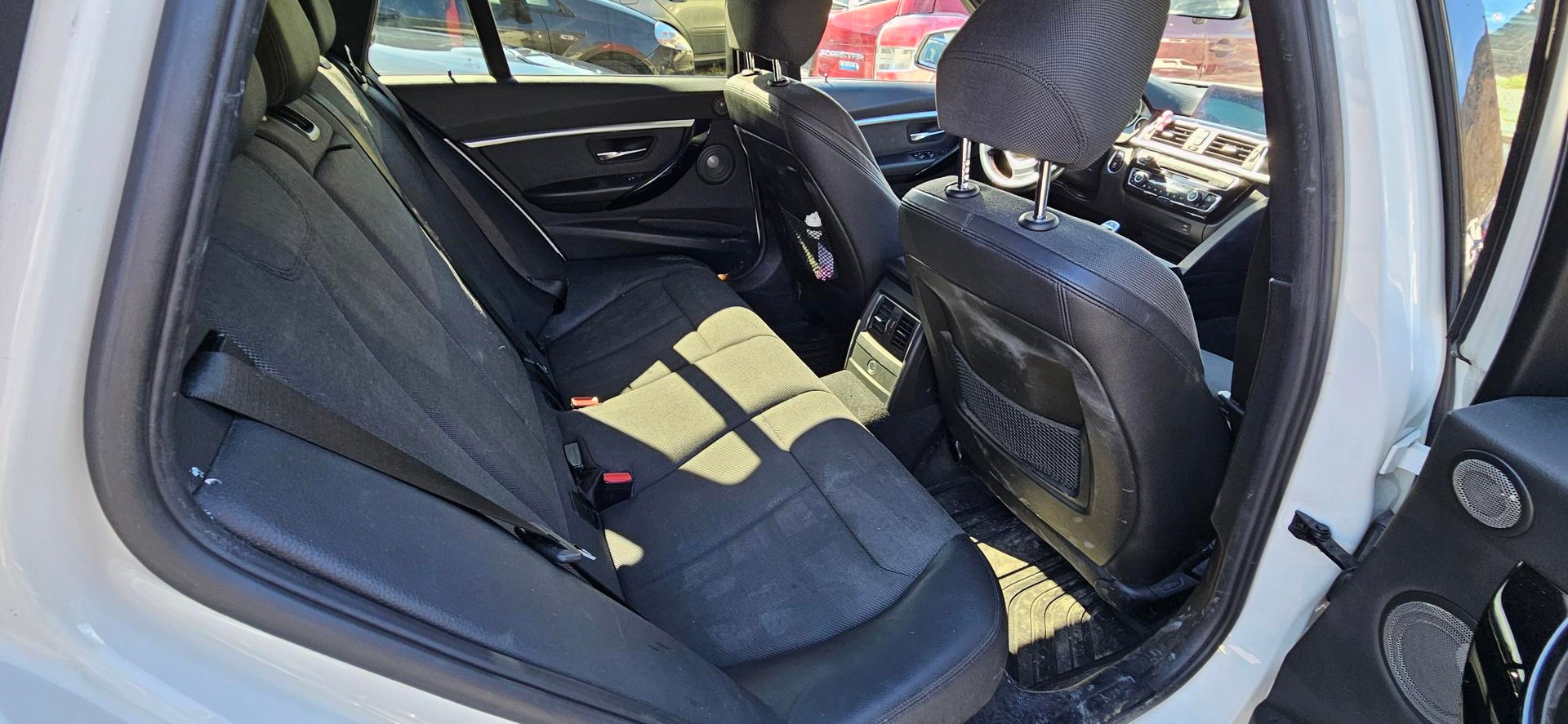 BMW 320d xDrive Touring Sport Line Steptronic-image-4