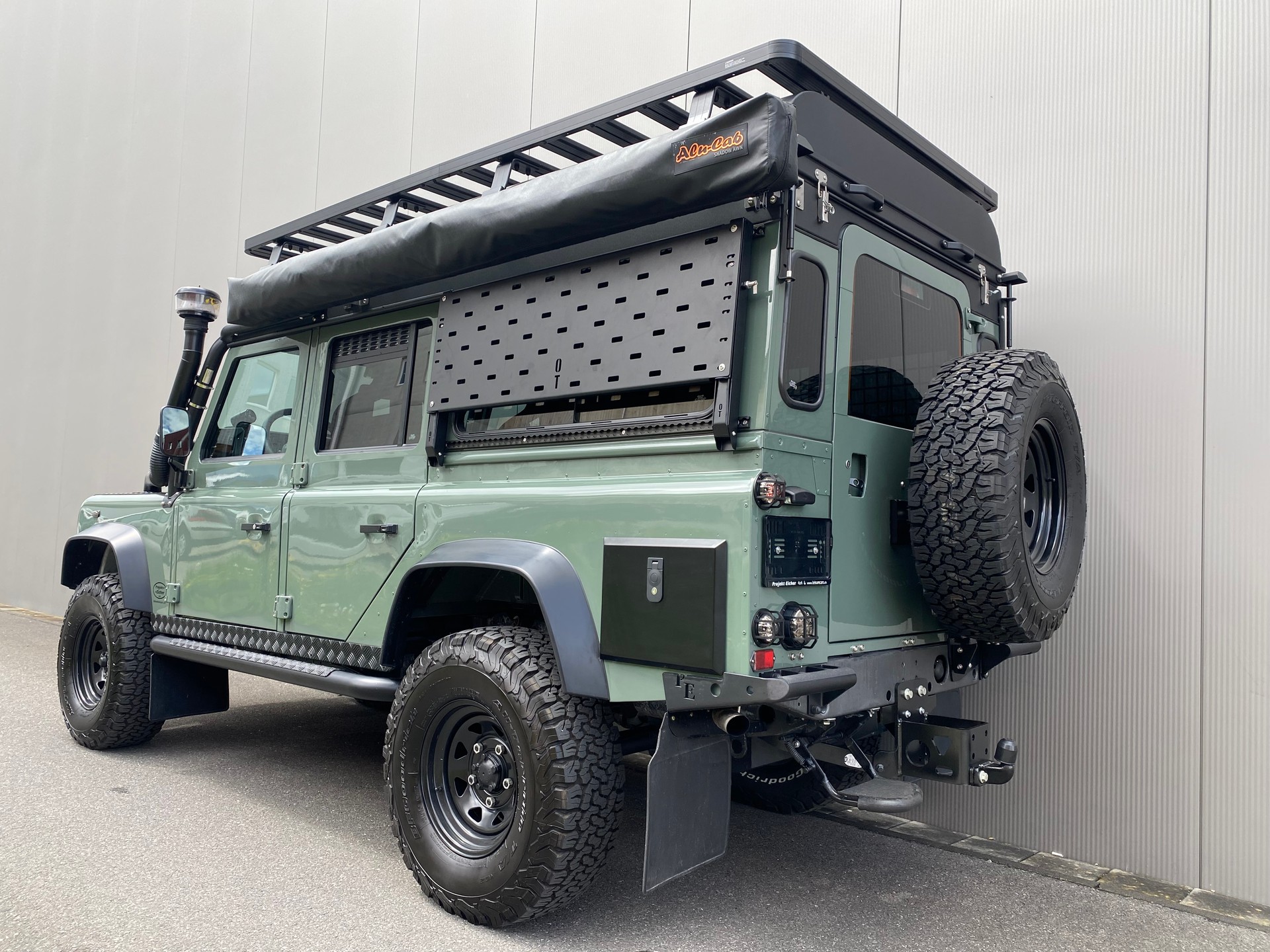 LAND ROVER Defender 110 300TDi Weltreisefahrzeug-image-2