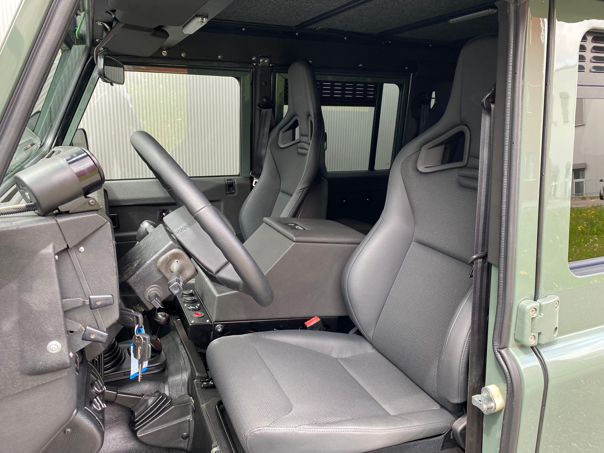 LAND ROVER Defender 110 300TDi Weltreisefahrzeug-image-6