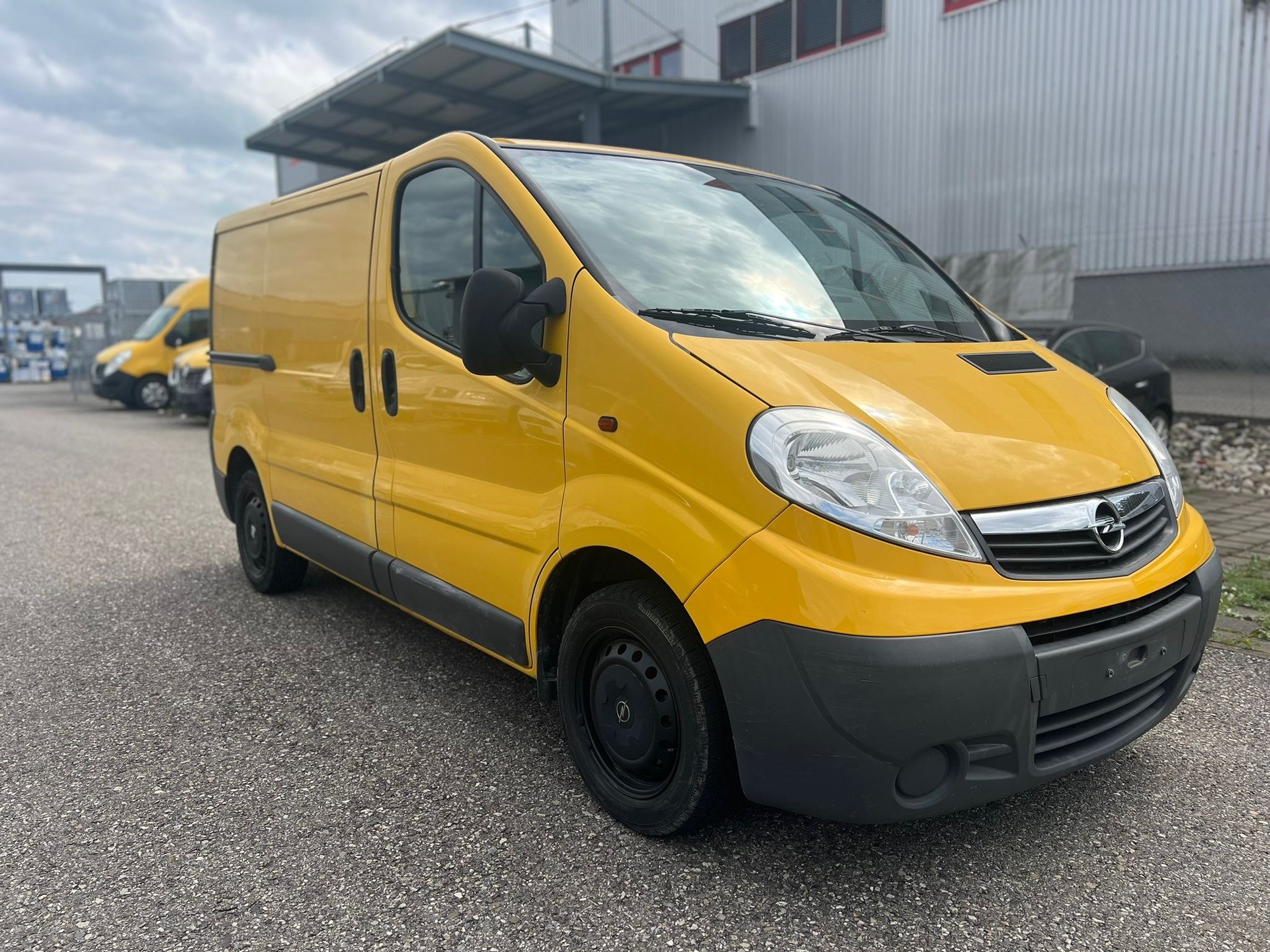 OPEL Vivaro 2.0 CDTI 2.7t L1H1-image-1