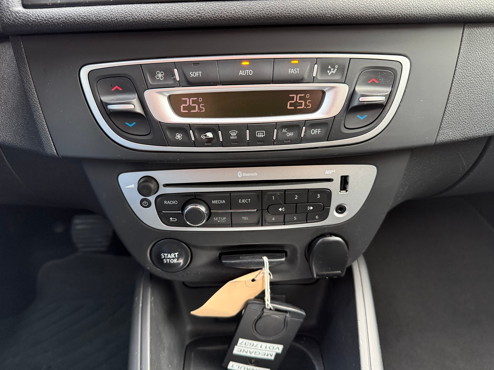 RENAULT Mégane Grandtour 1.5 dCi Swiss Edition EDC-image-10