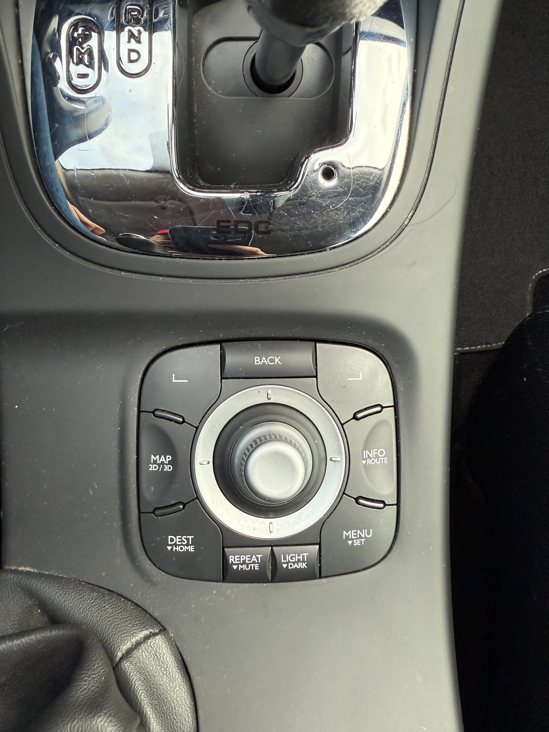 RENAULT Mégane Grandtour 1.5 dCi Swiss Edition EDC-image-11