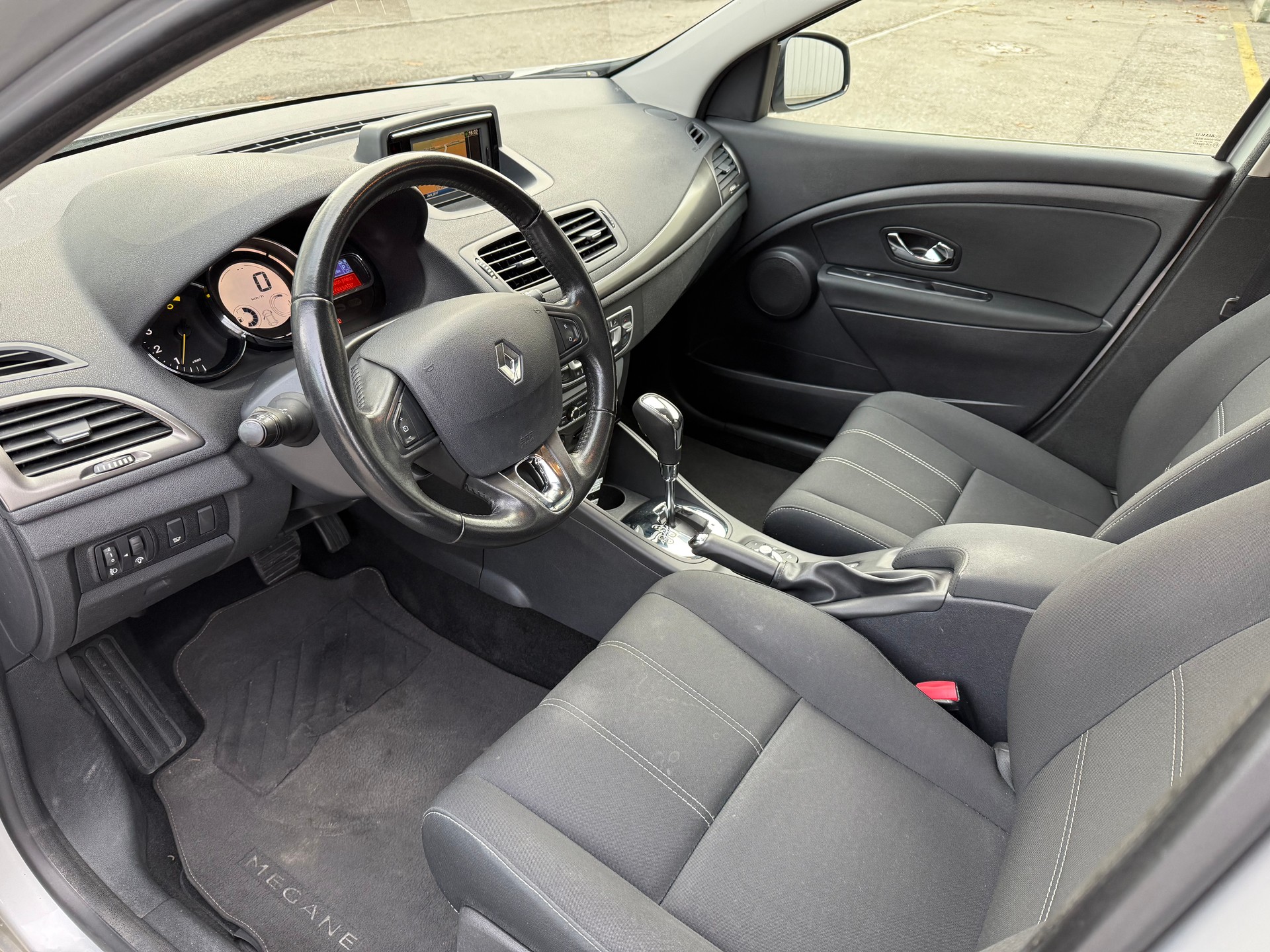 RENAULT Mégane Grandtour 1.5 dCi Swiss Edition EDC-image-6